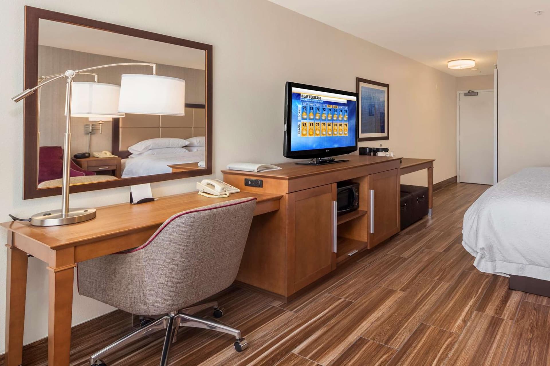 Hampton Inn & Suites Seattle North/Lynnwood gallery photo in Lynnwood, WA — image 25