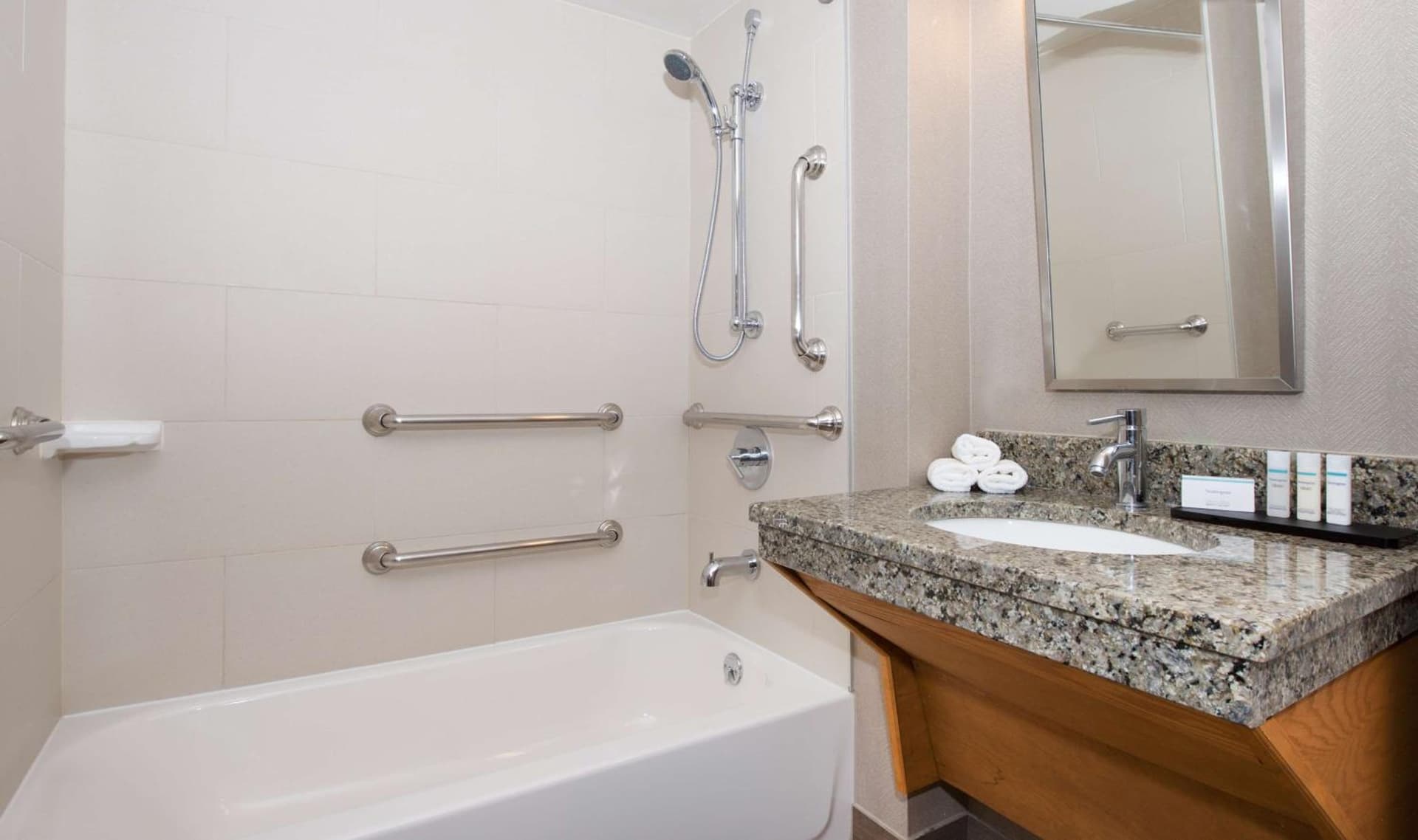 Embassy Suites by Hilton Cincinnati Northeast - Blue Ash gallery photo in Blue Ash, OH — image 34