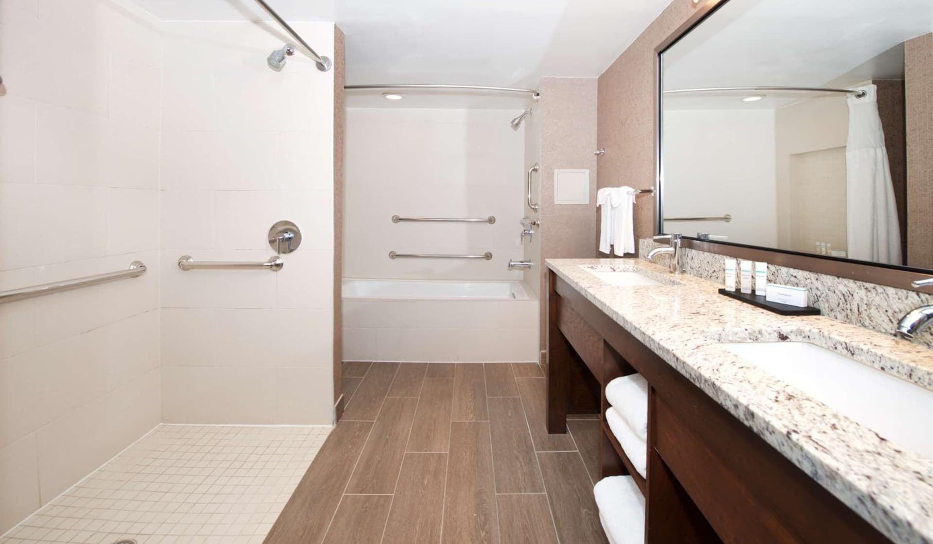 Embassy Suites by Hilton Cincinnati Northeast - Blue Ash gallery photo in Blue Ash, OH — image 25