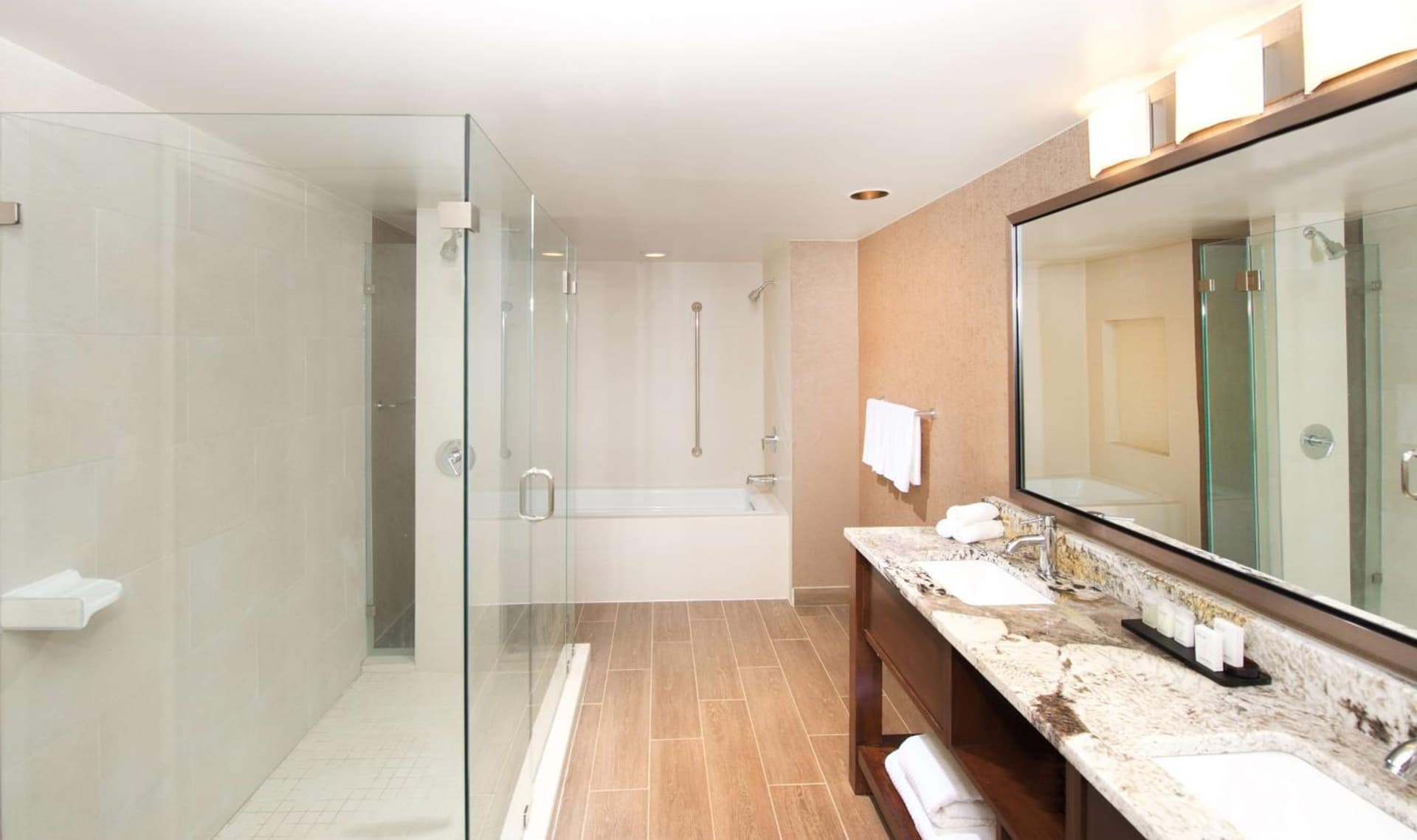Embassy Suites by Hilton Cincinnati Northeast - Blue Ash gallery photo in Blue Ash, OH — image 19