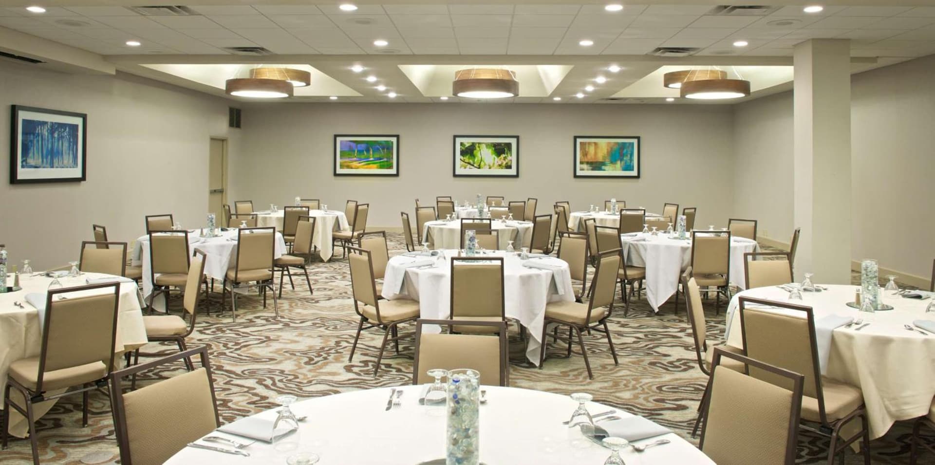 Embassy Suites by Hilton Cincinnati Northeast - Blue Ash gallery photo in Blue Ash, OH — image 13