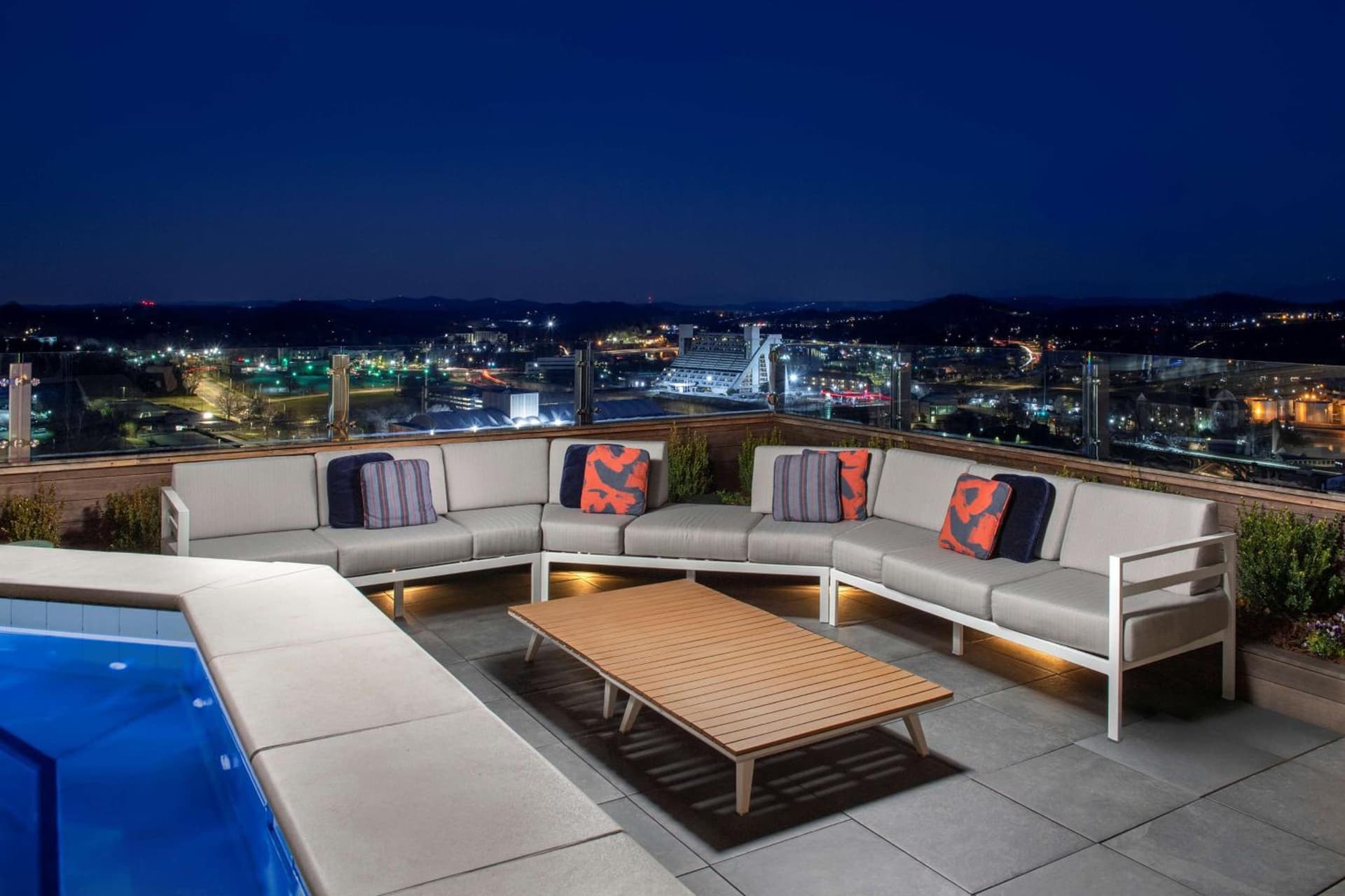 Embassy Suites By Hilton Knoxville Downtown gallery photo in Knoxville, TN — image 12