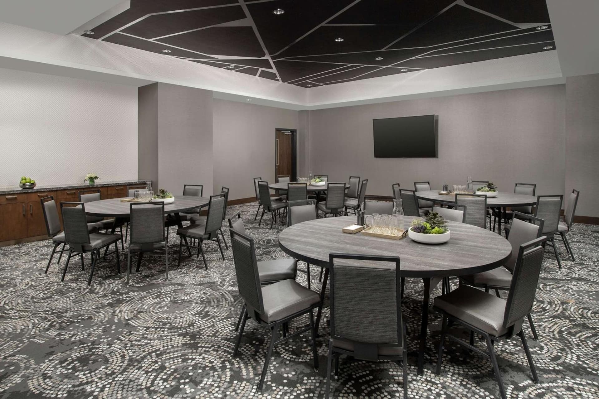 Embassy Suites By Hilton Knoxville Downtown gallery photo in Knoxville, TN — image 61