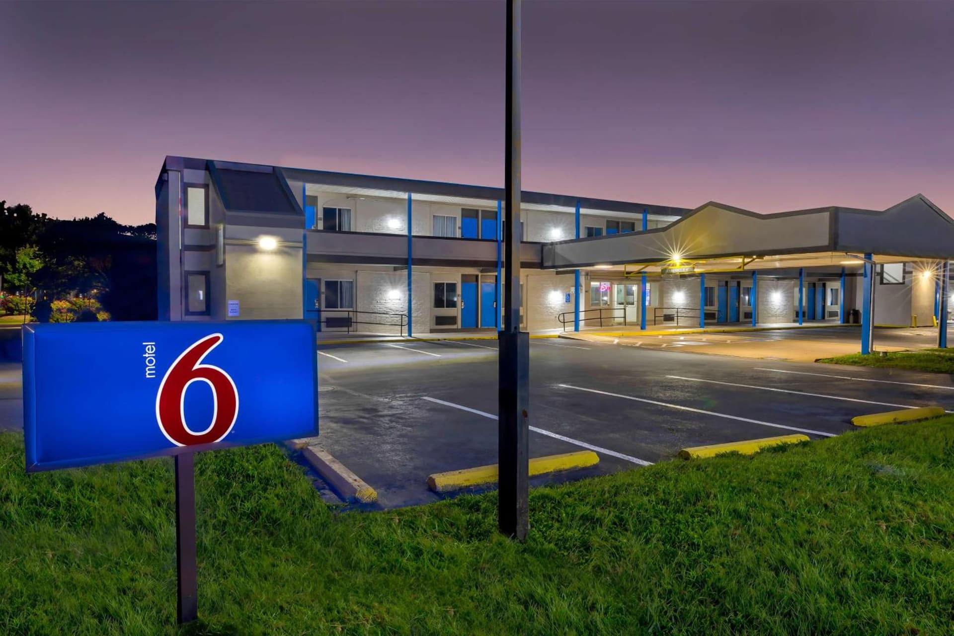 Motel 6 Harrisburg PA Near PA Expo Center property views in Harrisburg, PA — gallery photo 3