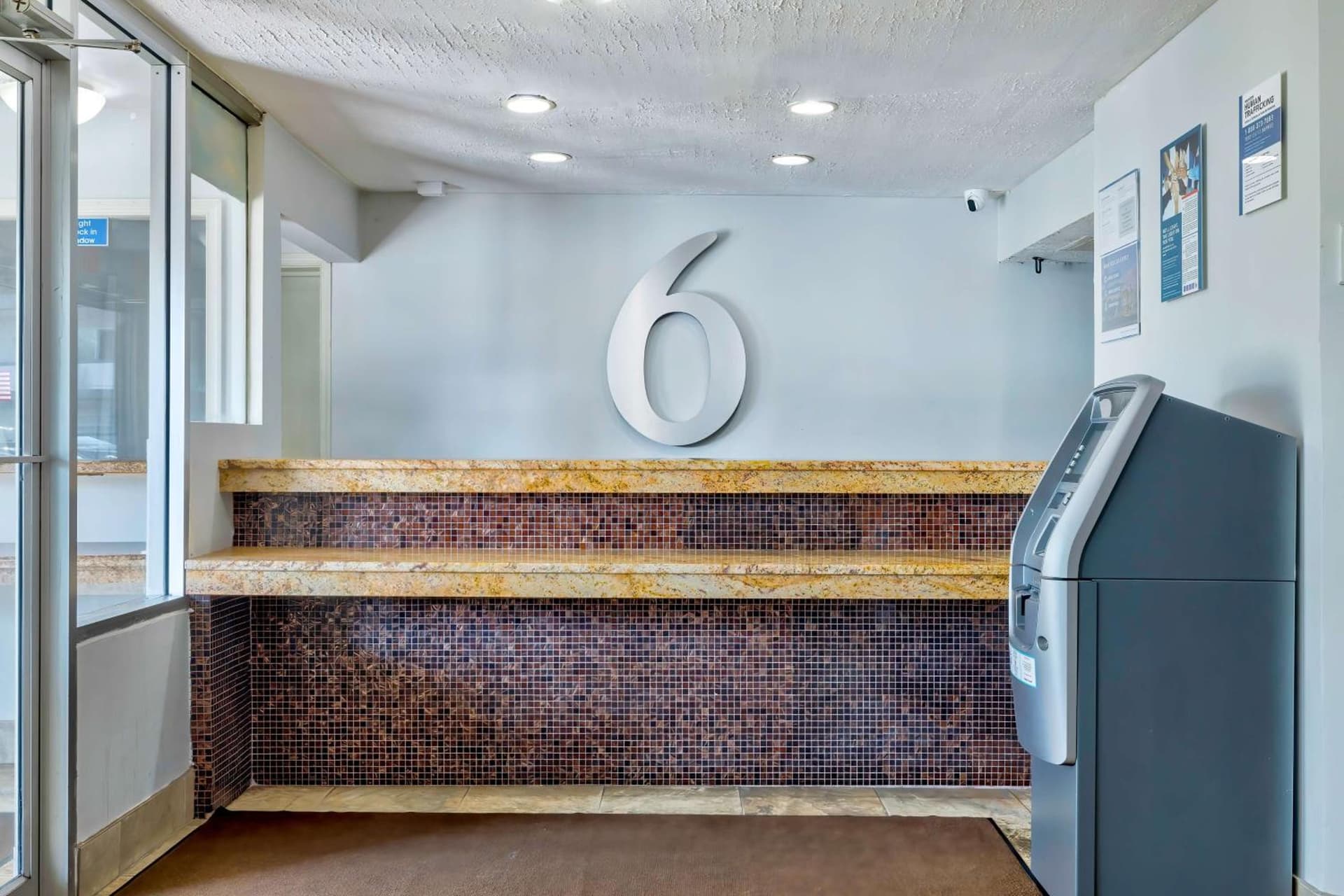 Motel 6 Harrisburg PA Near PA Expo Center interior in Harrisburg, PA — gallery photo 2