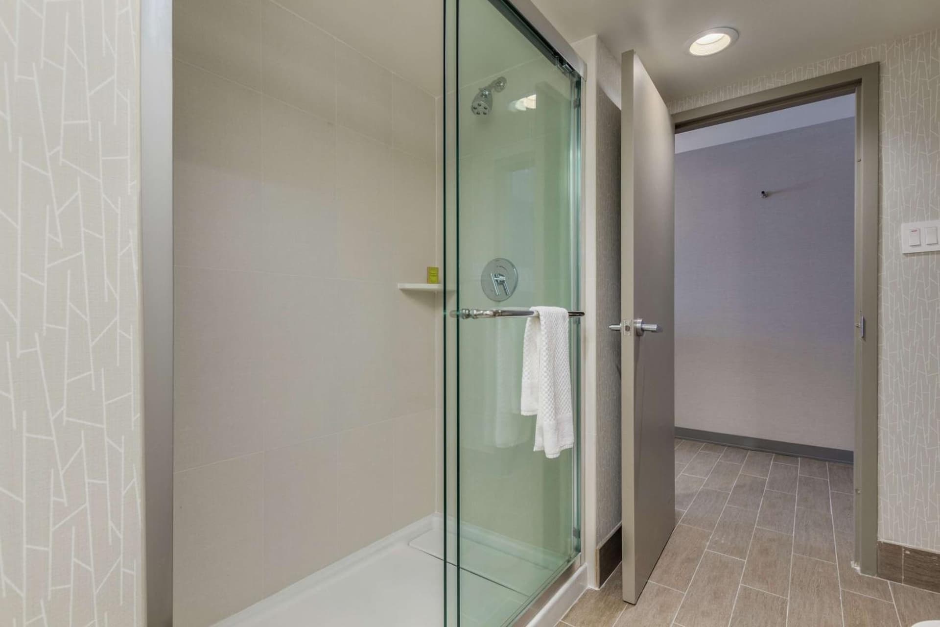 DoubleTree by Hilton Chandler Phoenix, AZ interior in Chandler, AZ — gallery photo 2