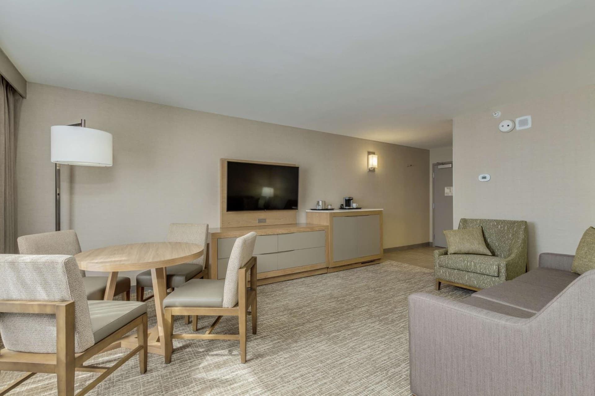 DoubleTree by Hilton Chandler Phoenix, AZ property views in Chandler, AZ — gallery photo 3