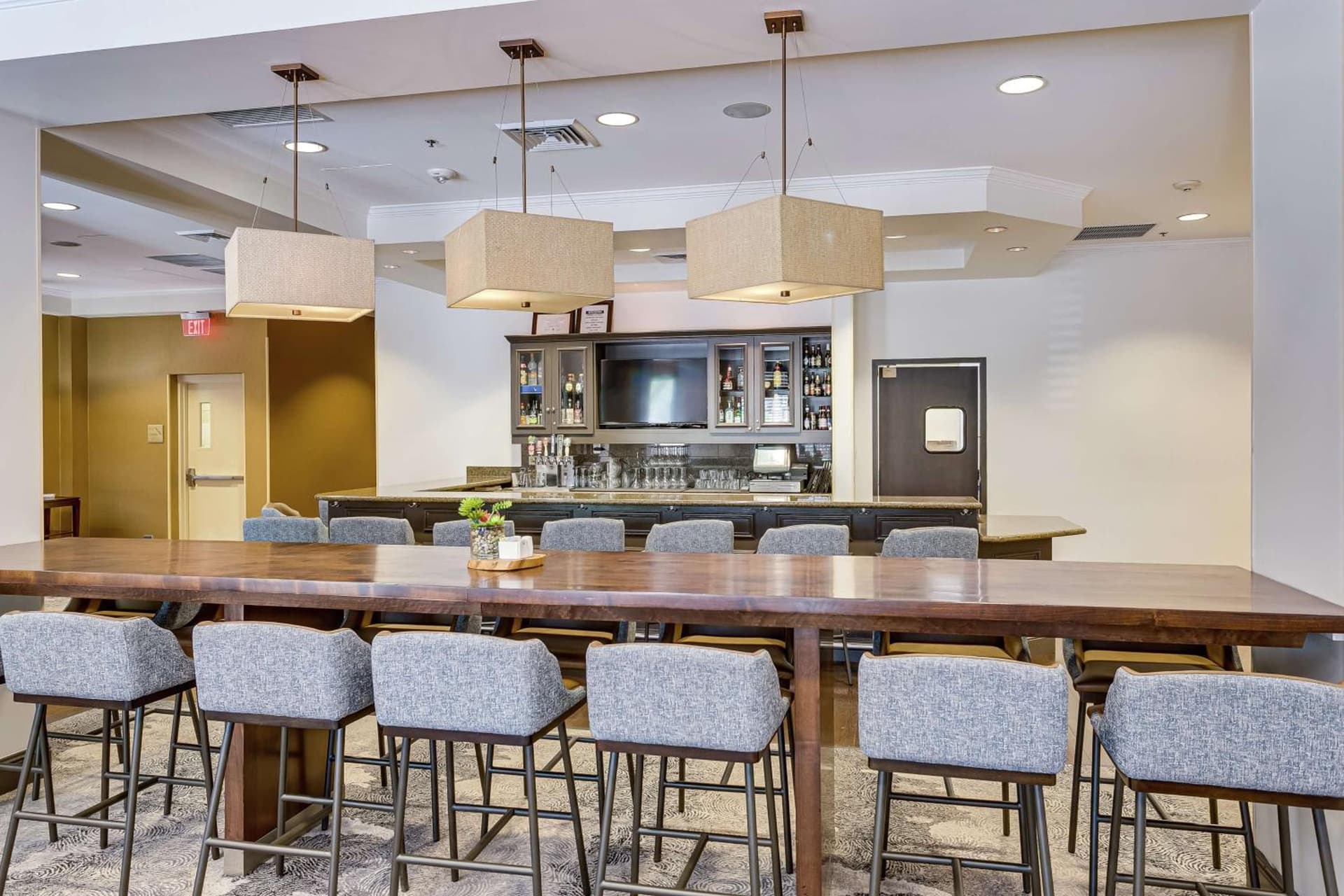 Hilton Garden Inn Phoenix Airport North property views in Phoenix, AZ — gallery photo 3