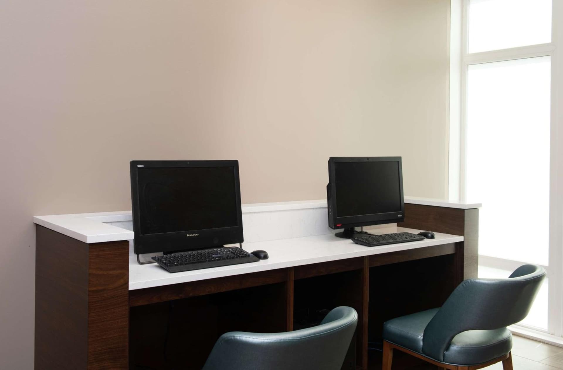 Embassy Suites by Hilton Seattle North Lynnwood interior in Lynnwood, WA — gallery photo 2