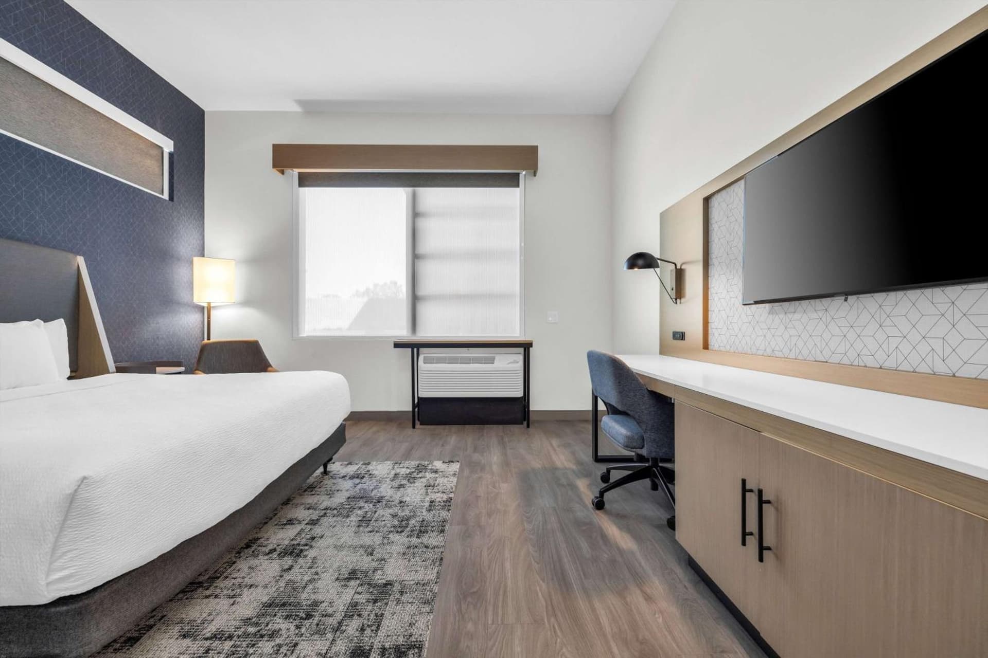 La Quinta Inn & Suites by Wyndham San Jose Airport-Downtown gallery photo in San Jose, CA — image 46