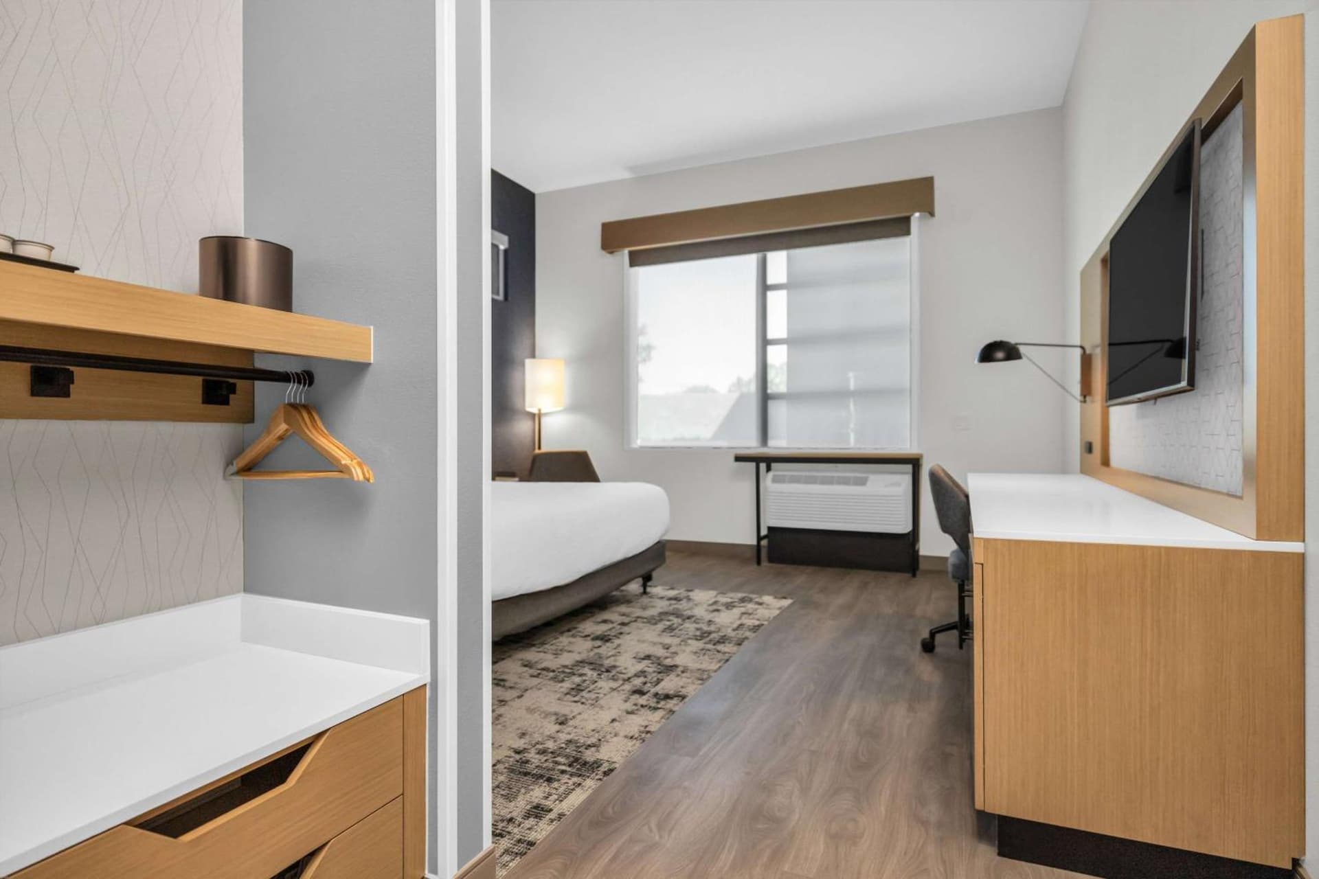 La Quinta Inn & Suites by Wyndham San Jose Airport-Downtown gallery photo in San Jose, CA — image 49