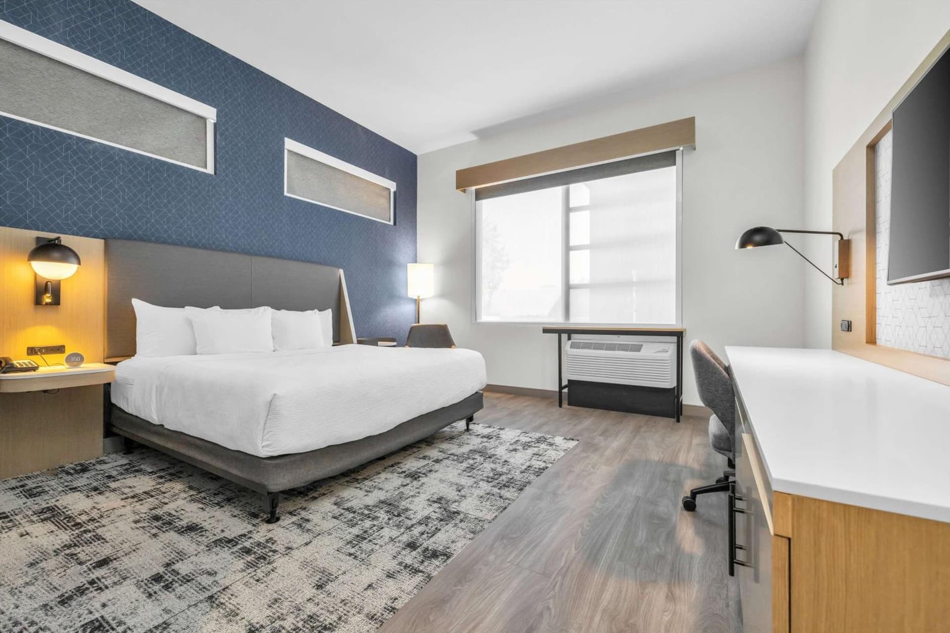 La Quinta Inn & Suites by Wyndham San Jose Airport-Downtown gallery photo in San Jose, CA — image 51