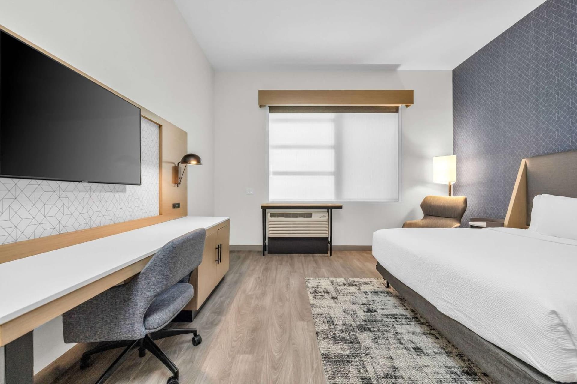 La Quinta Inn & Suites by Wyndham San Jose Airport-Downtown gallery photo in San Jose, CA — image 53
