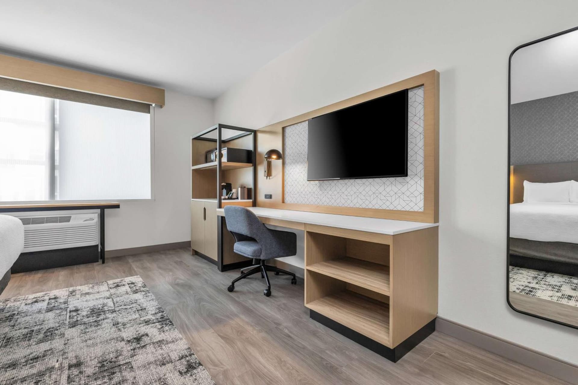 La Quinta Inn & Suites by Wyndham San Jose Airport-Downtown gallery photo in San Jose, CA — image 56