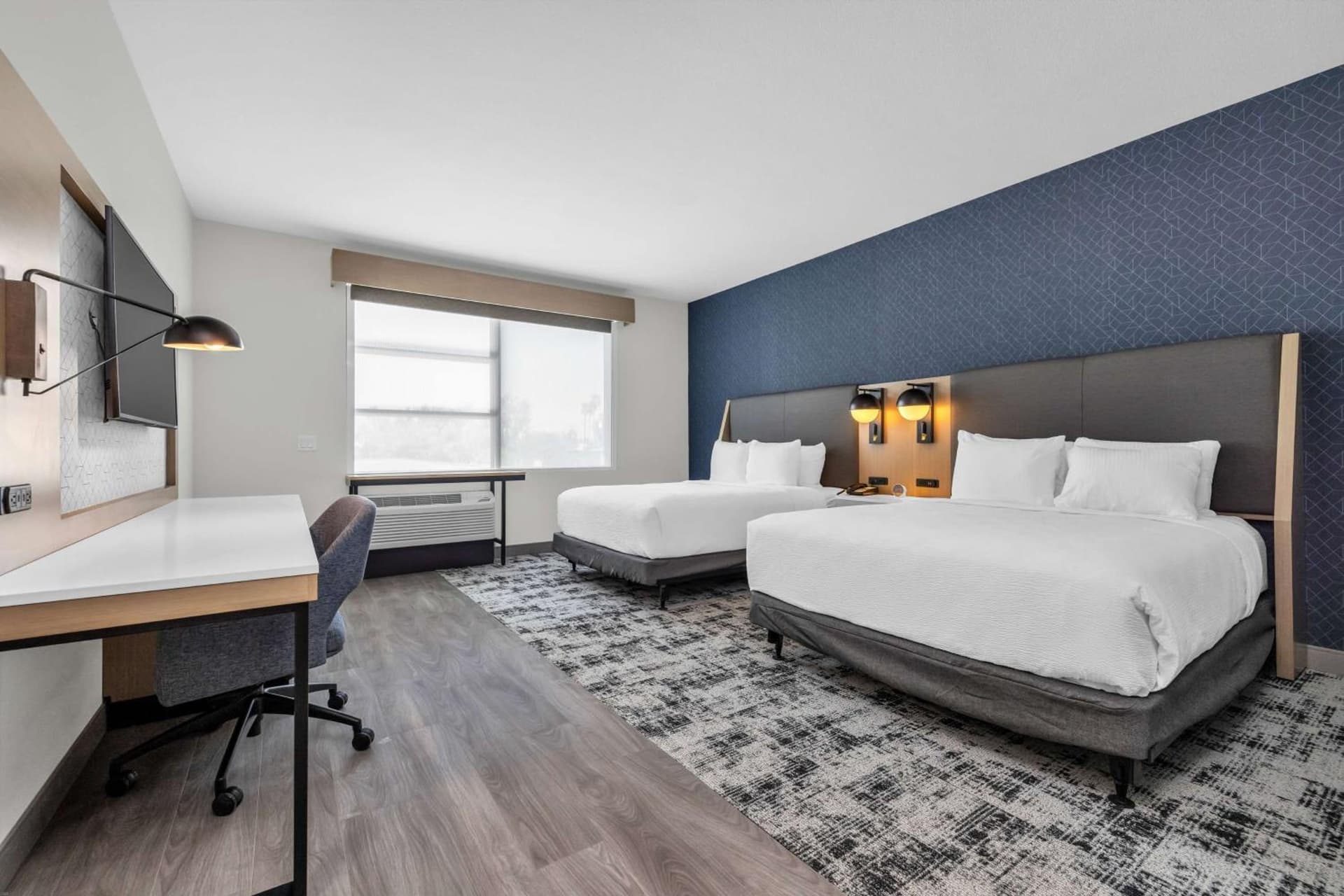 La Quinta Inn & Suites by Wyndham San Jose Airport-Downtown gallery photo in San Jose, CA — image 65