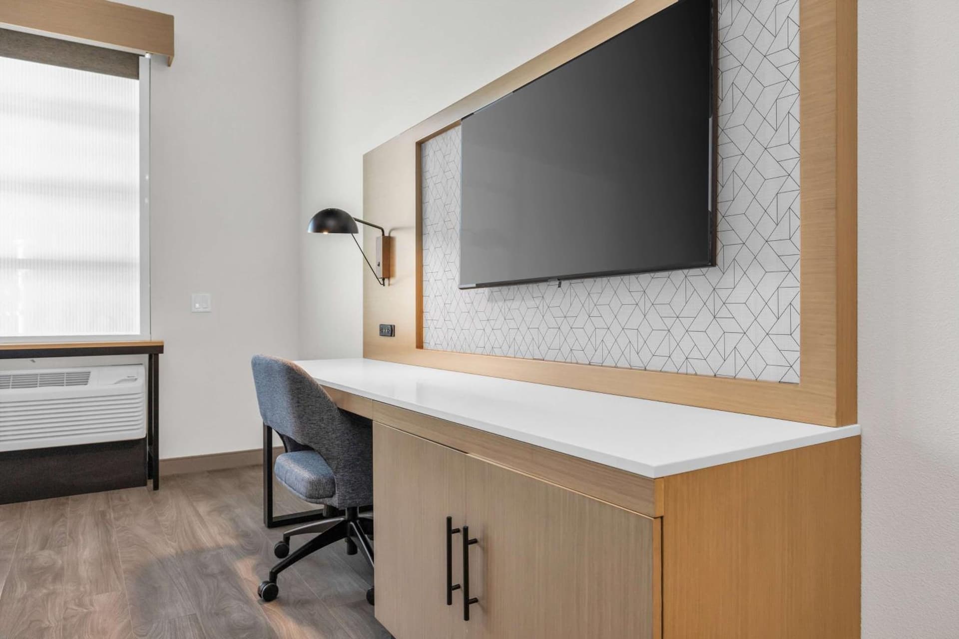 La Quinta Inn & Suites by Wyndham San Jose Airport-Downtown gallery photo in San Jose, CA — image 68