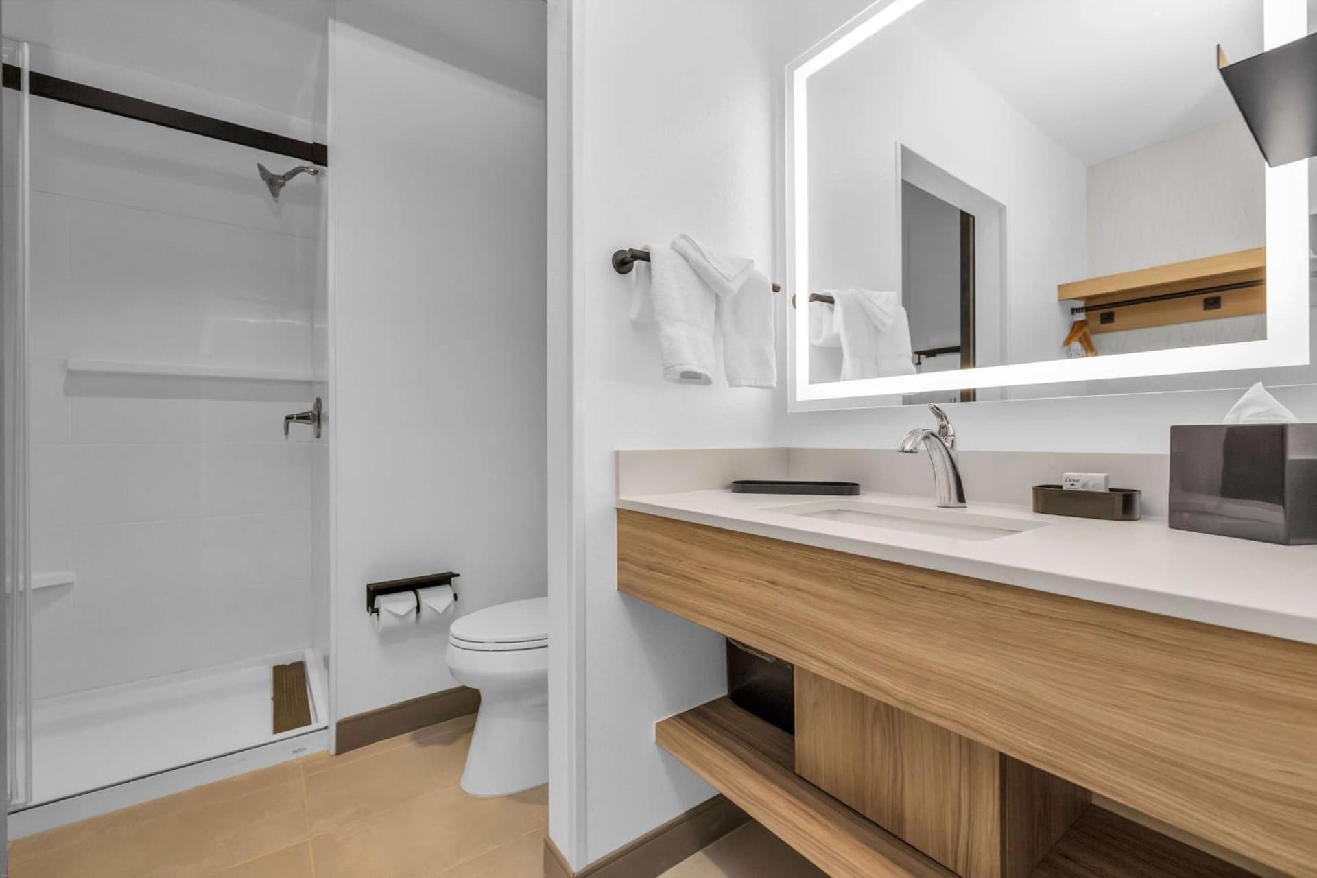 La Quinta Inn & Suites by Wyndham San Jose Airport-Downtown gallery photo in San Jose, CA — image 75