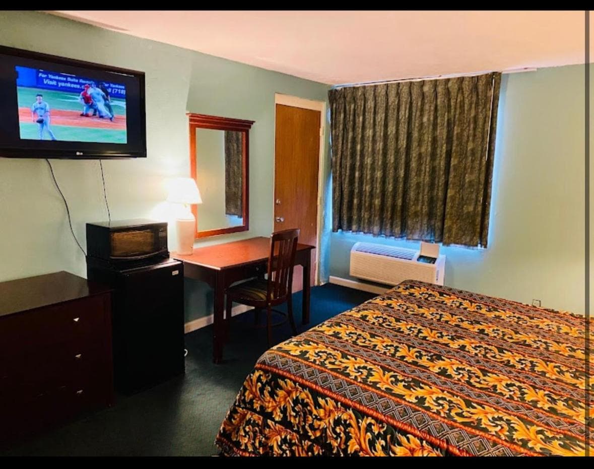 Economy Inn of Greenville, Near ECU Health Center interior in Greenville, NC — gallery photo 2