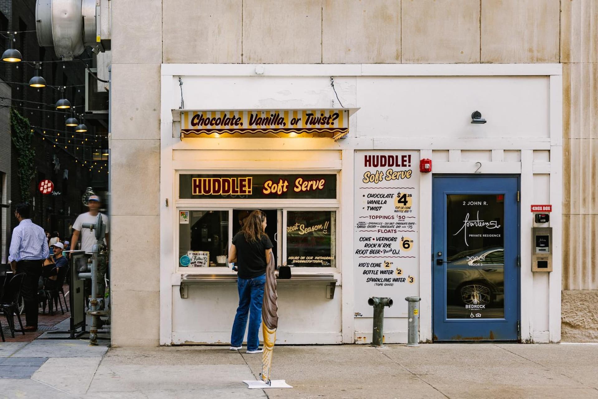 Sonder Gabriel Richard interior in Detroit, MI — gallery photo 2