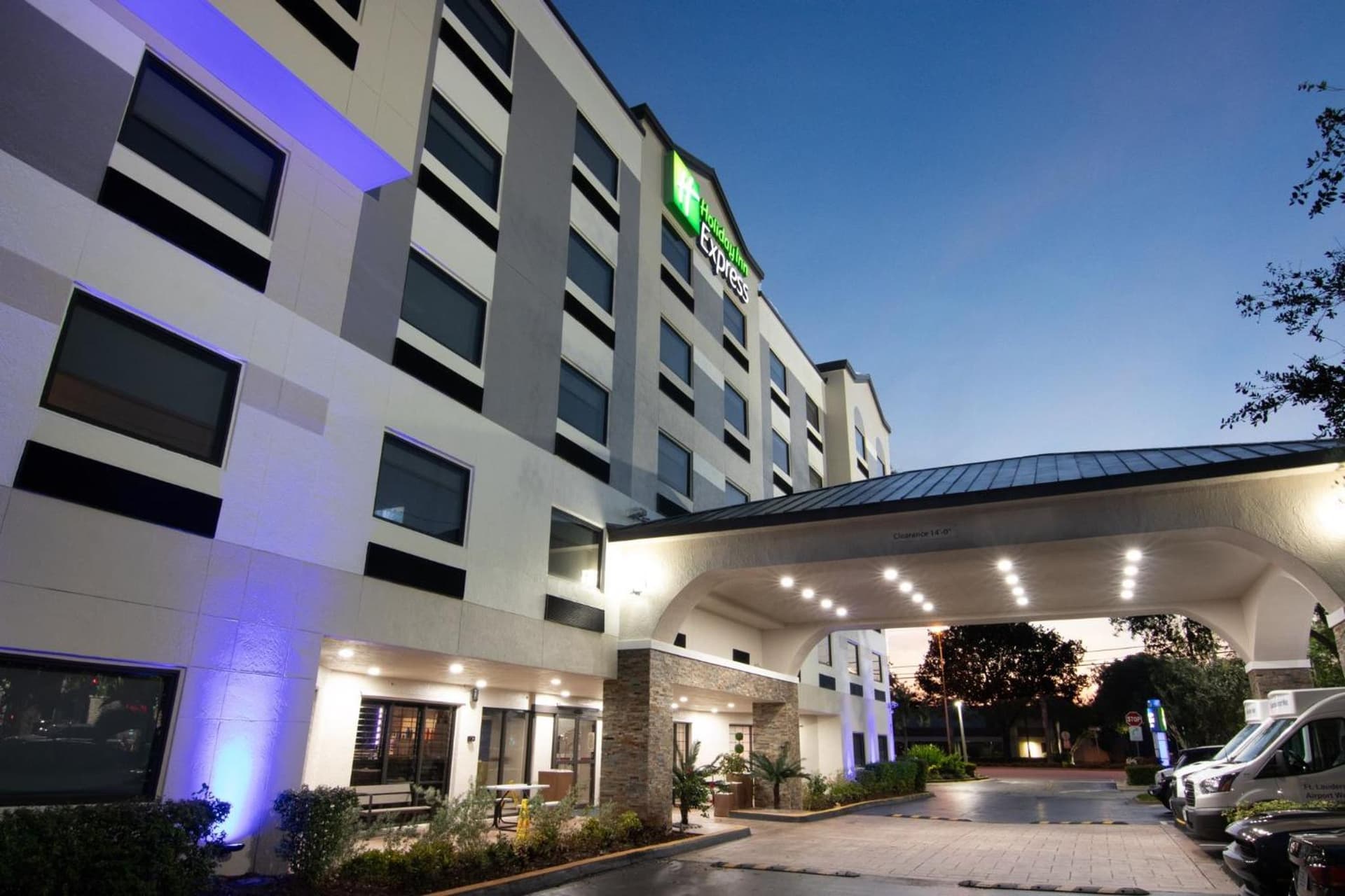 Holiday Inn Express and Suites Fort Lauderdale Airport West by IHG gallery photo in Davie, FL — image 30