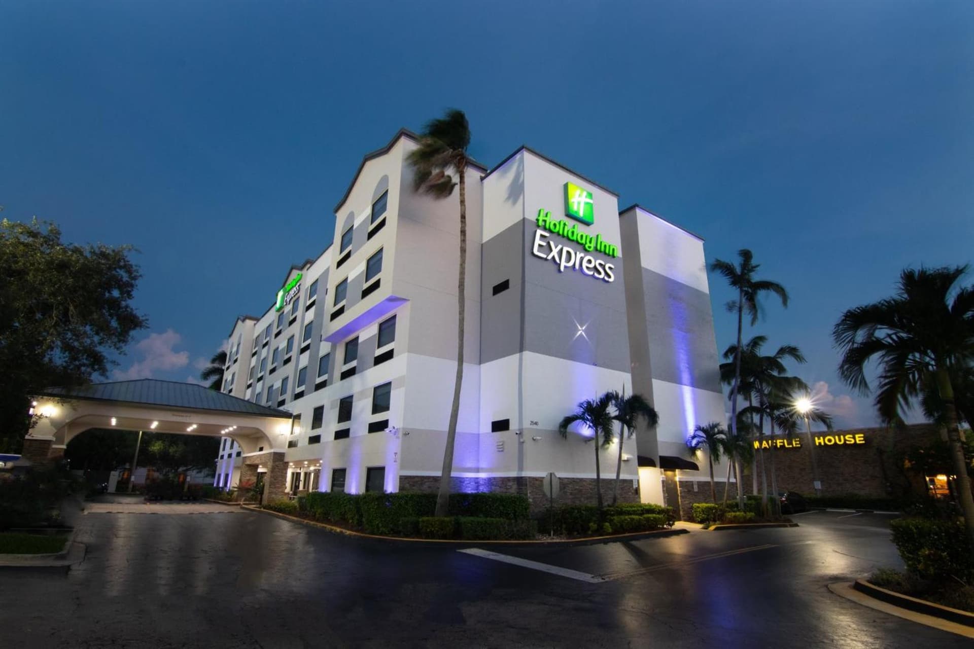 Holiday Inn Express and Suites Fort Lauderdale Airport West by IHG gallery photo in Davie, FL — image 66
