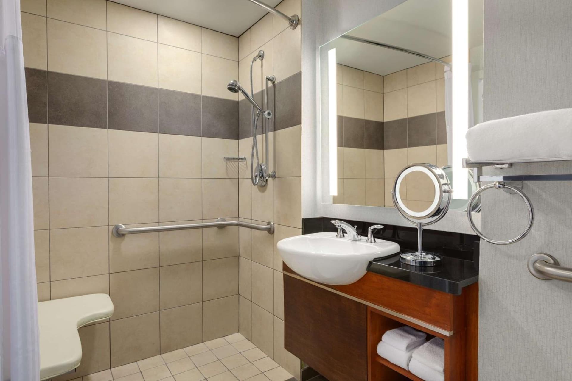 Hilton Baltimore BWI Airport gallery photo in Linthicum Heights, MD — image 11