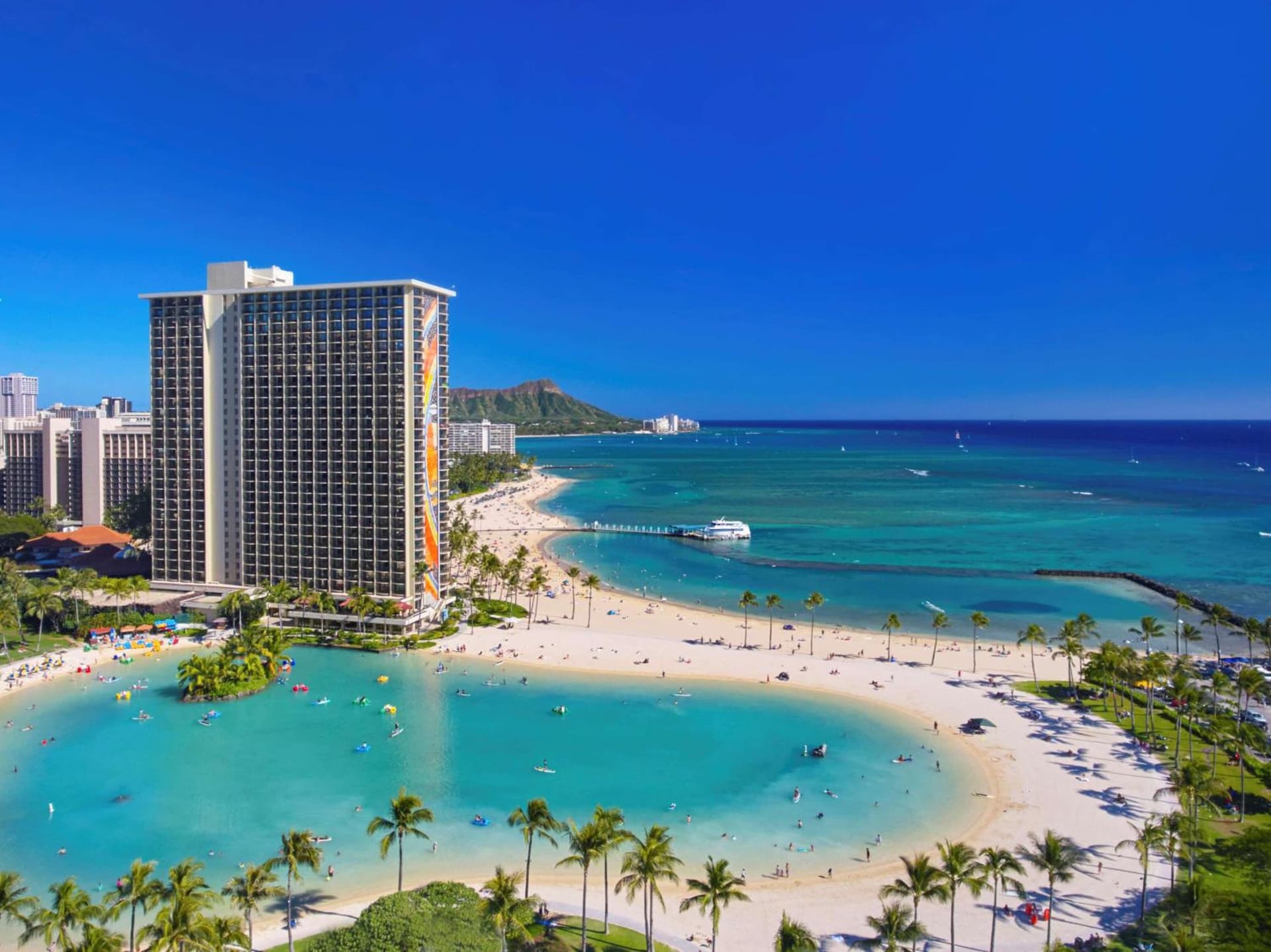 Hilton Hawaiian Village Waikiki Beach Resort property views in Honolulu, HI — gallery photo 3