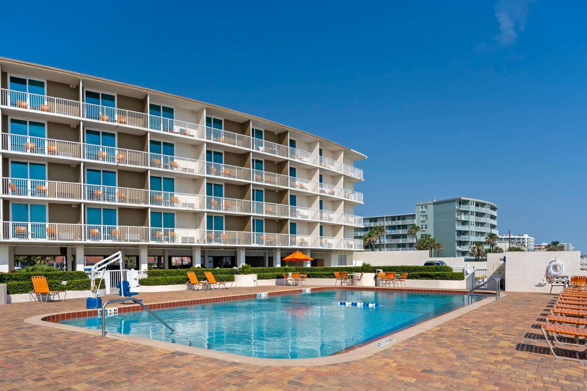Best Western Plus Daytona Inn Seabreeze interior in Daytona Beach, FL — gallery photo 2