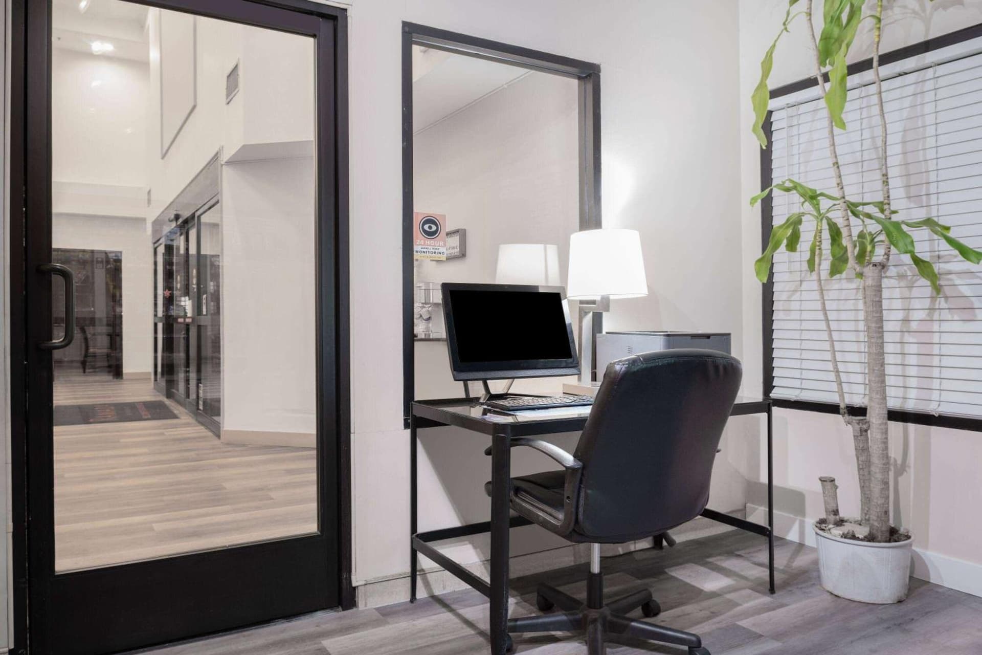 Ramada by Wyndham Bakersfield gallery photo in Bakersfield, CA — image 42