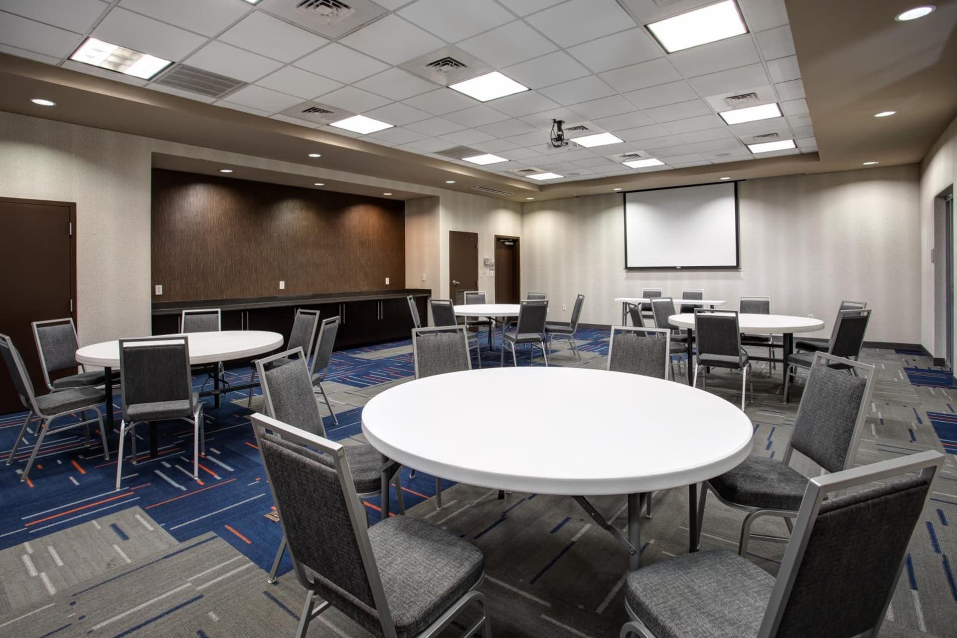 Hampton Inn & Suites Columbia/Southeast-Fort Jackson interior in Columbia, SC — gallery photo 2