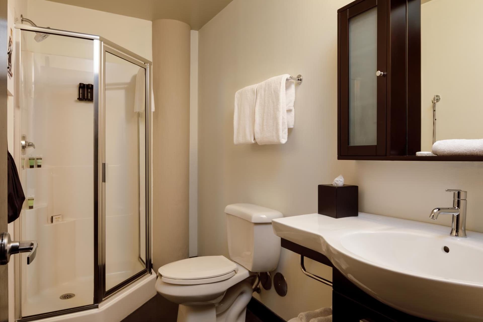 Hotel Clemons gallery photo in Chattanooga, TN — image 54