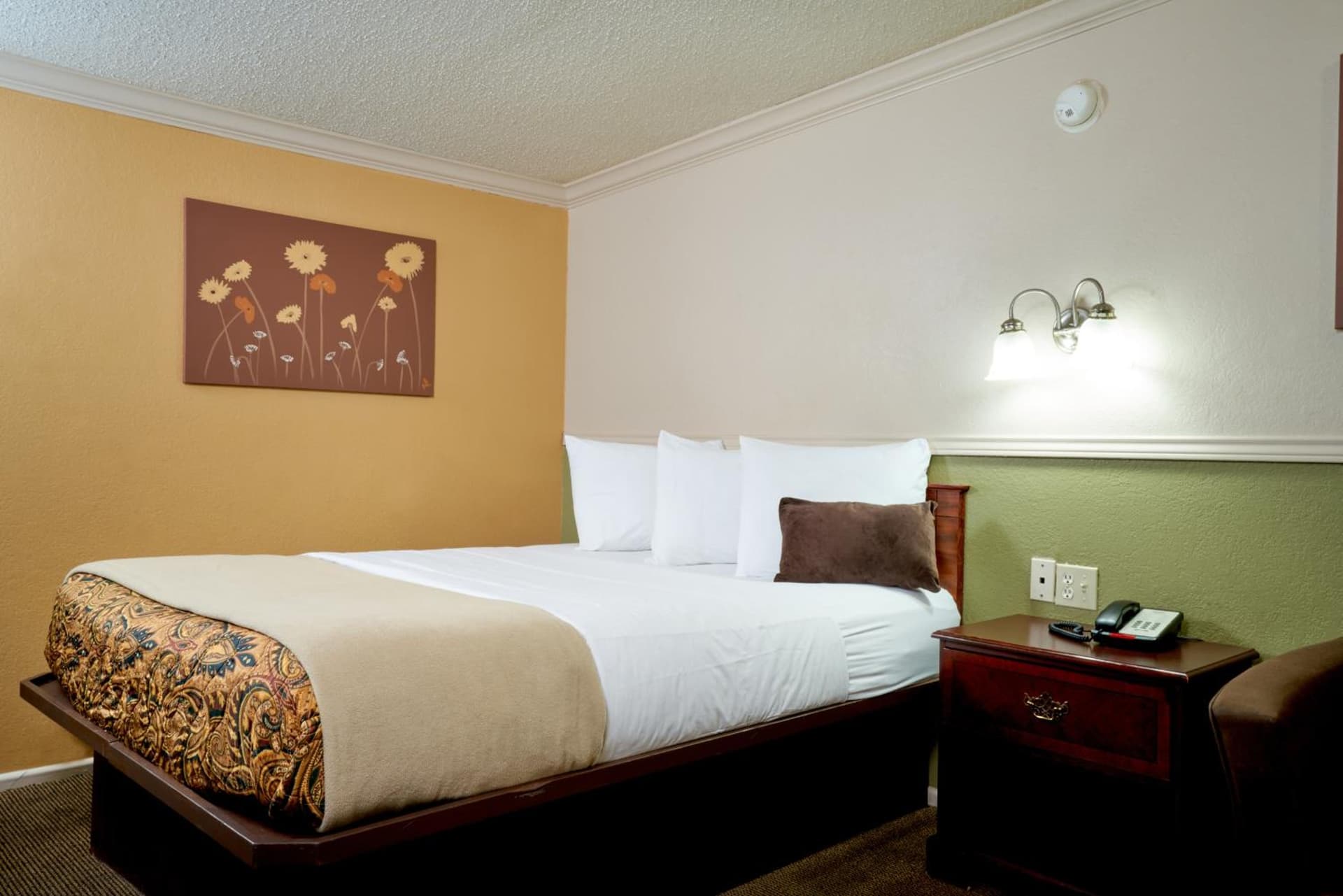 Family Garden Inn & Suites gallery photo in Laredo, TX — image 12