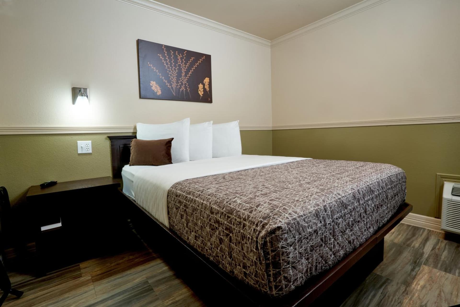 Family Garden Inn & Suites gallery photo in Laredo, TX — image 7