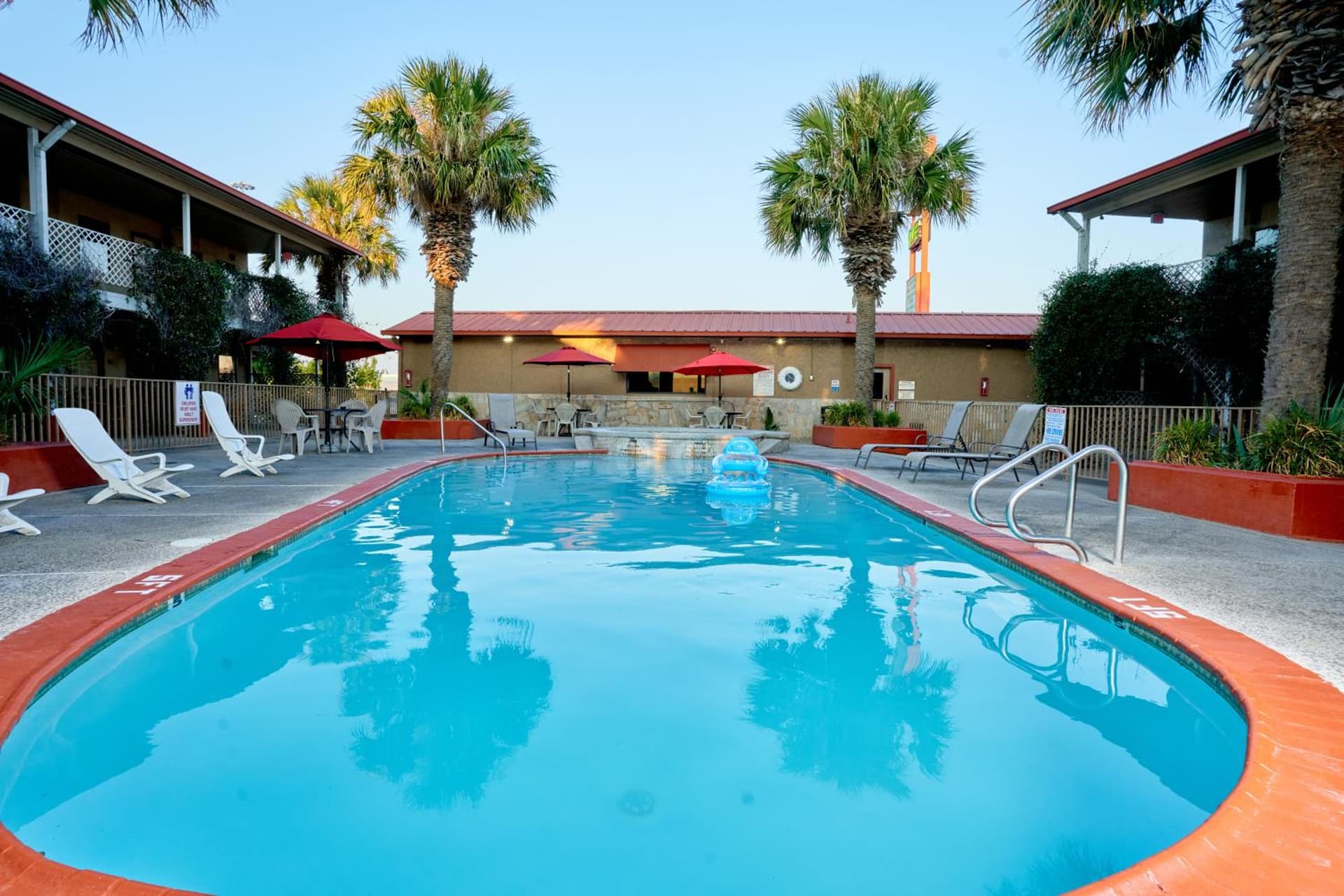 Family Garden Inn & Suites gallery photo in Laredo, TX — image 11