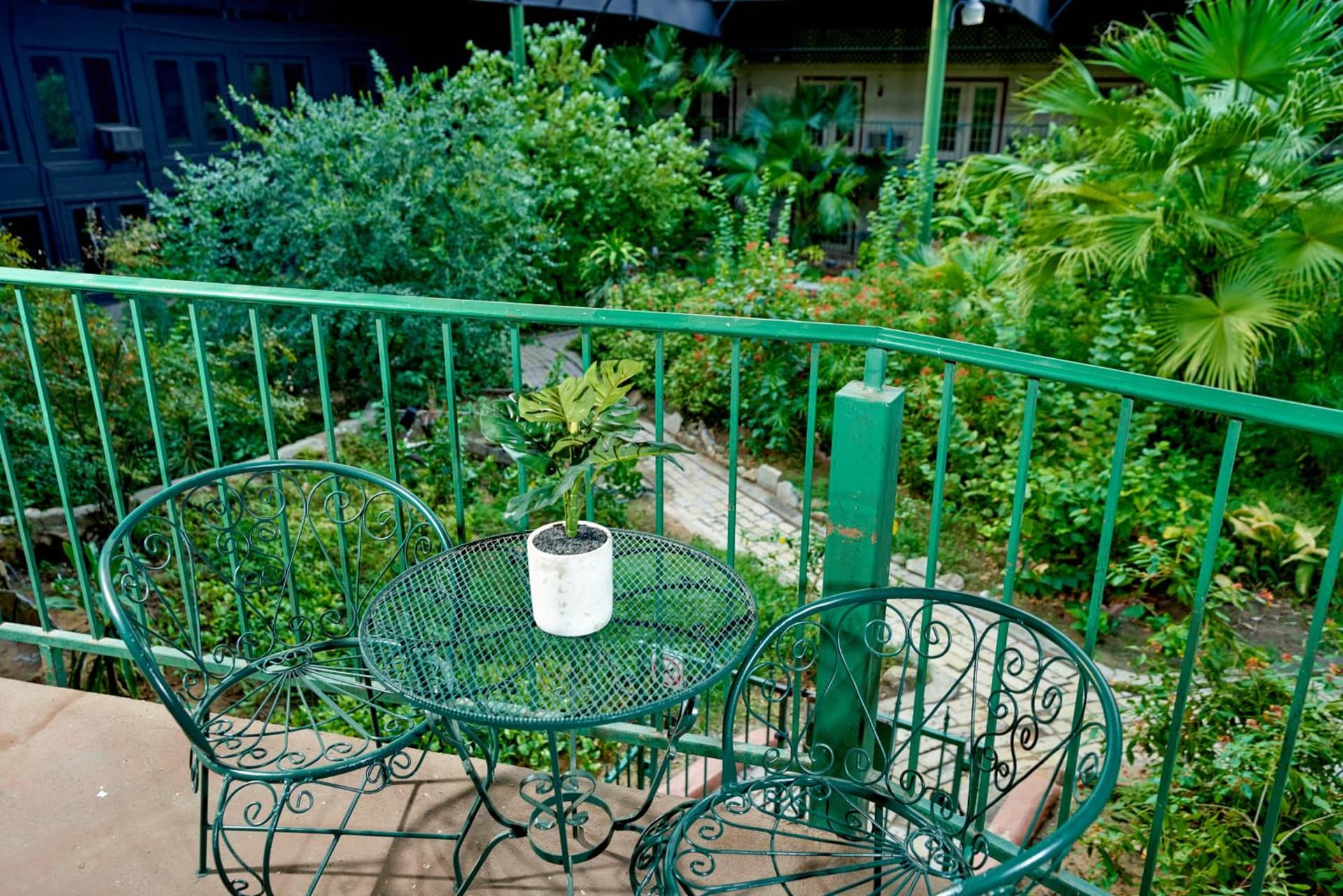 Family Garden Inn & Suites property views in Laredo, TX — gallery photo 3