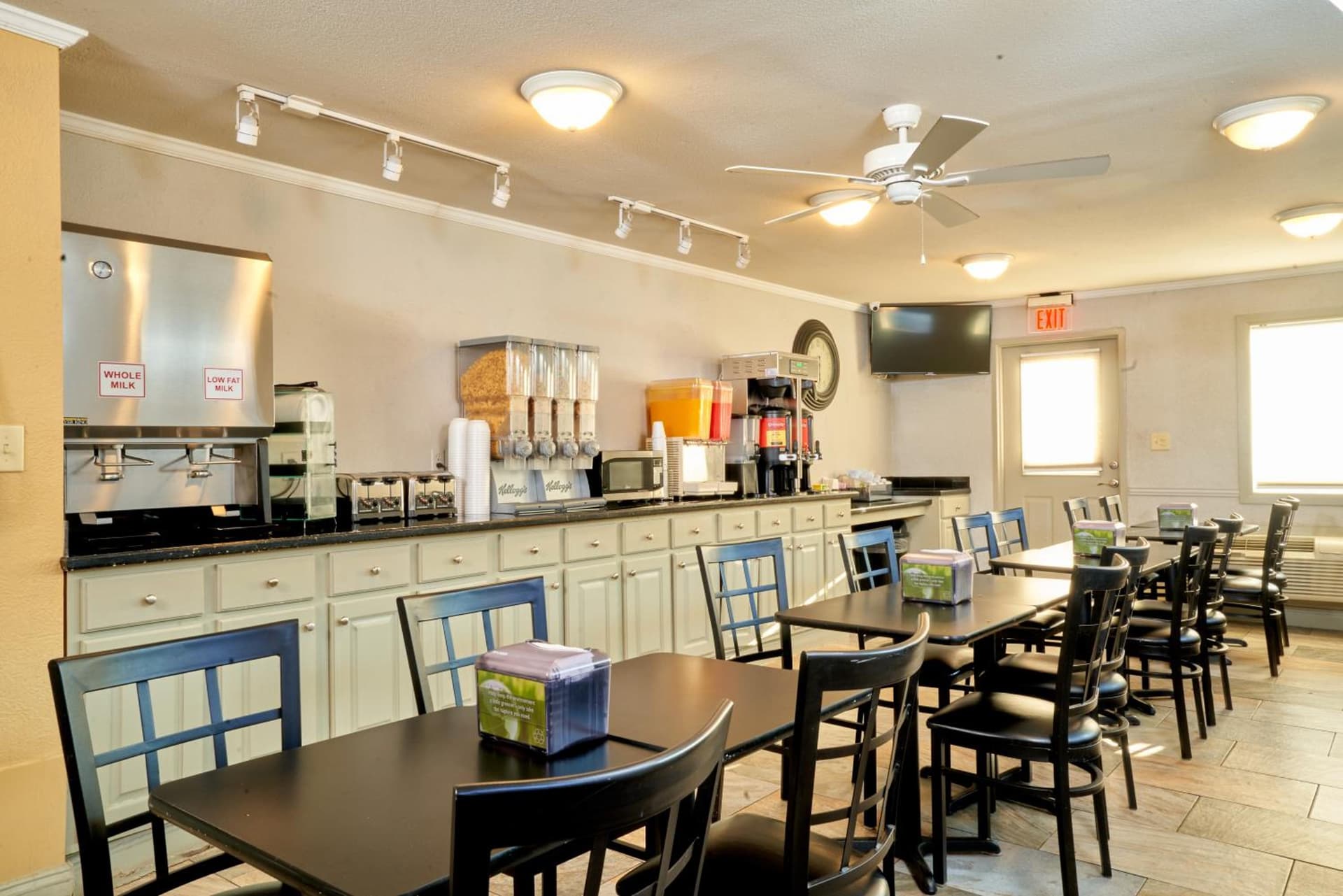 Family Garden Inn & Suites gallery photo in Laredo, TX — image 17