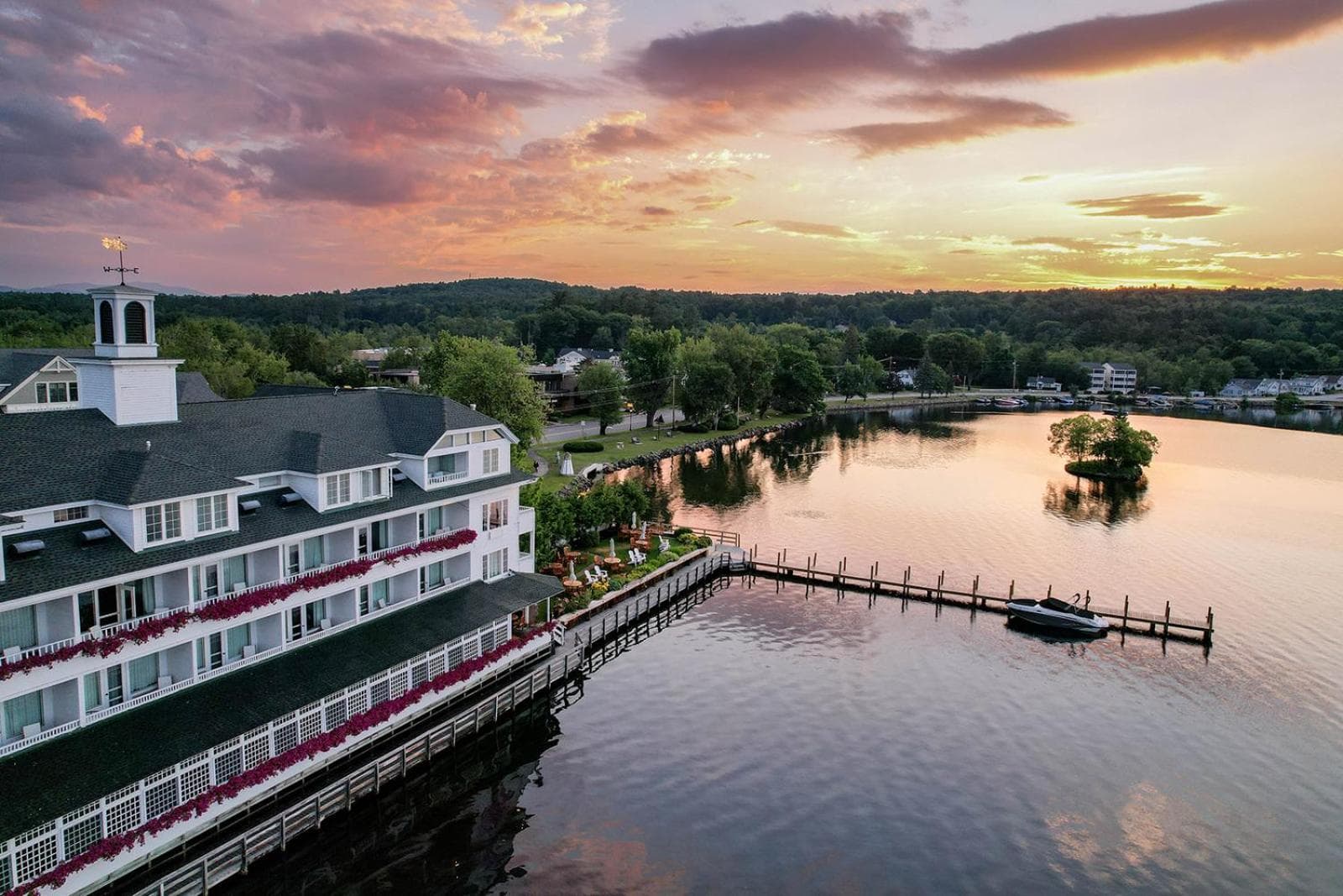 Mill Falls Resort Collection at the Lake interior in Meredith — gallery photo 2