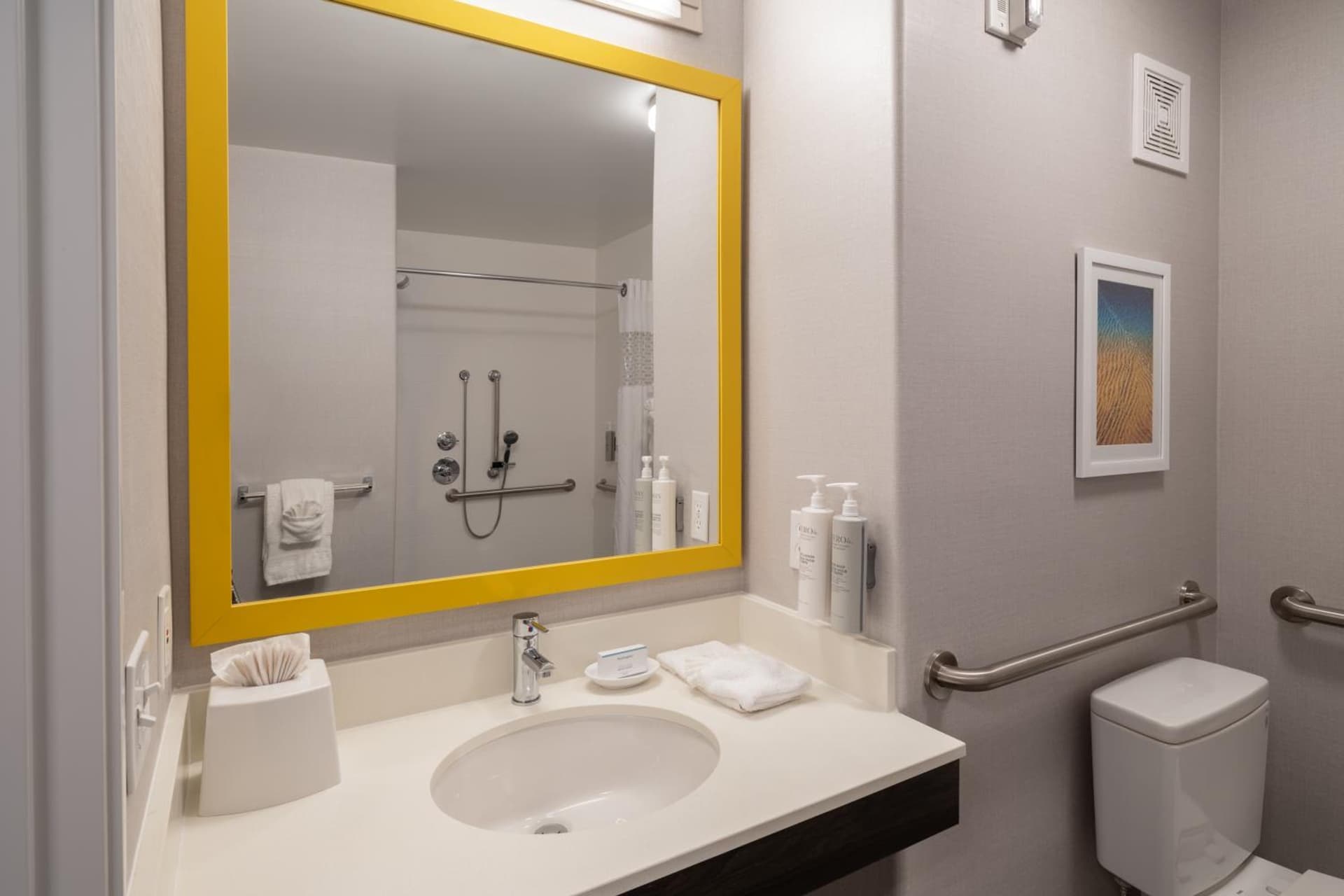 Hampton Inn & Suites Agoura Hills gallery photo in Agoura Hills, CA — image 40