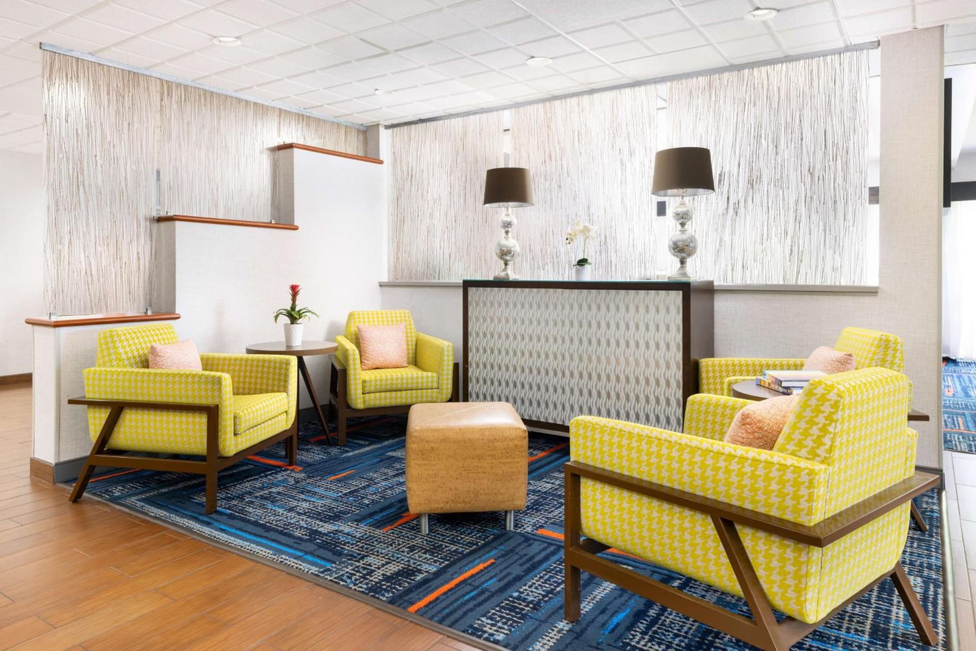 Hampton Inn Naples-Central interior in Naples, FL — gallery photo 2
