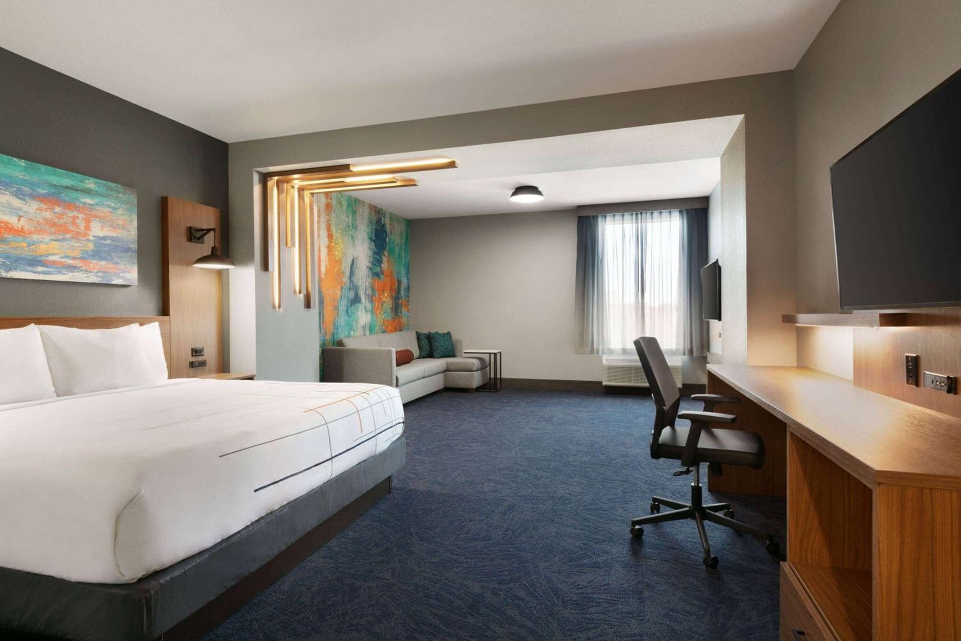 La Quinta Inn & Suites by Wyndham College Station North gallery photo in College Station, TX — image 35