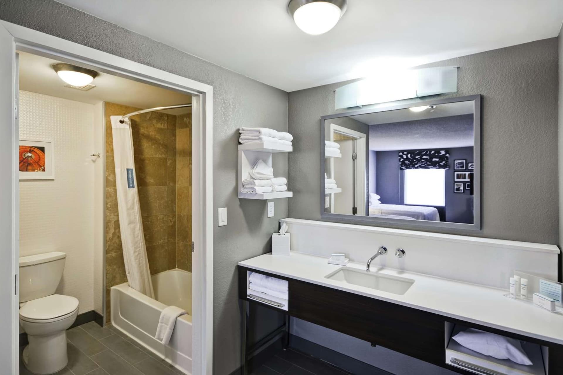 Hampton Inn & Suites Columbus-Easton Area gallery photo in Columbus, OH — image 27