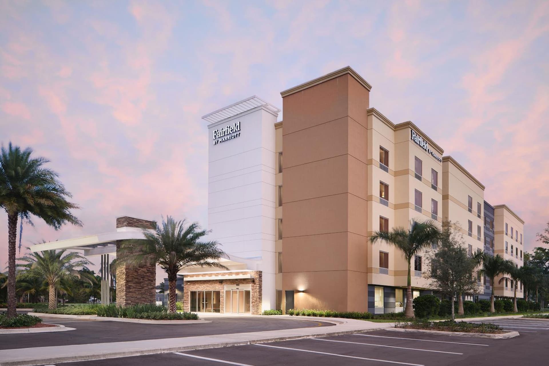 Fairfield Inn & Suites by Marriott Fort Lauderdale Northwest interior in Tamarac, FL — gallery photo 2