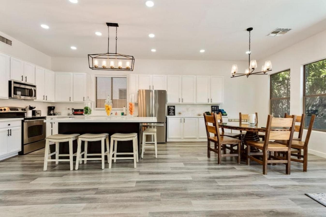 Gilbert Grandeur by Rather Be Properties gallery photo in Gilbert, AZ — image 6