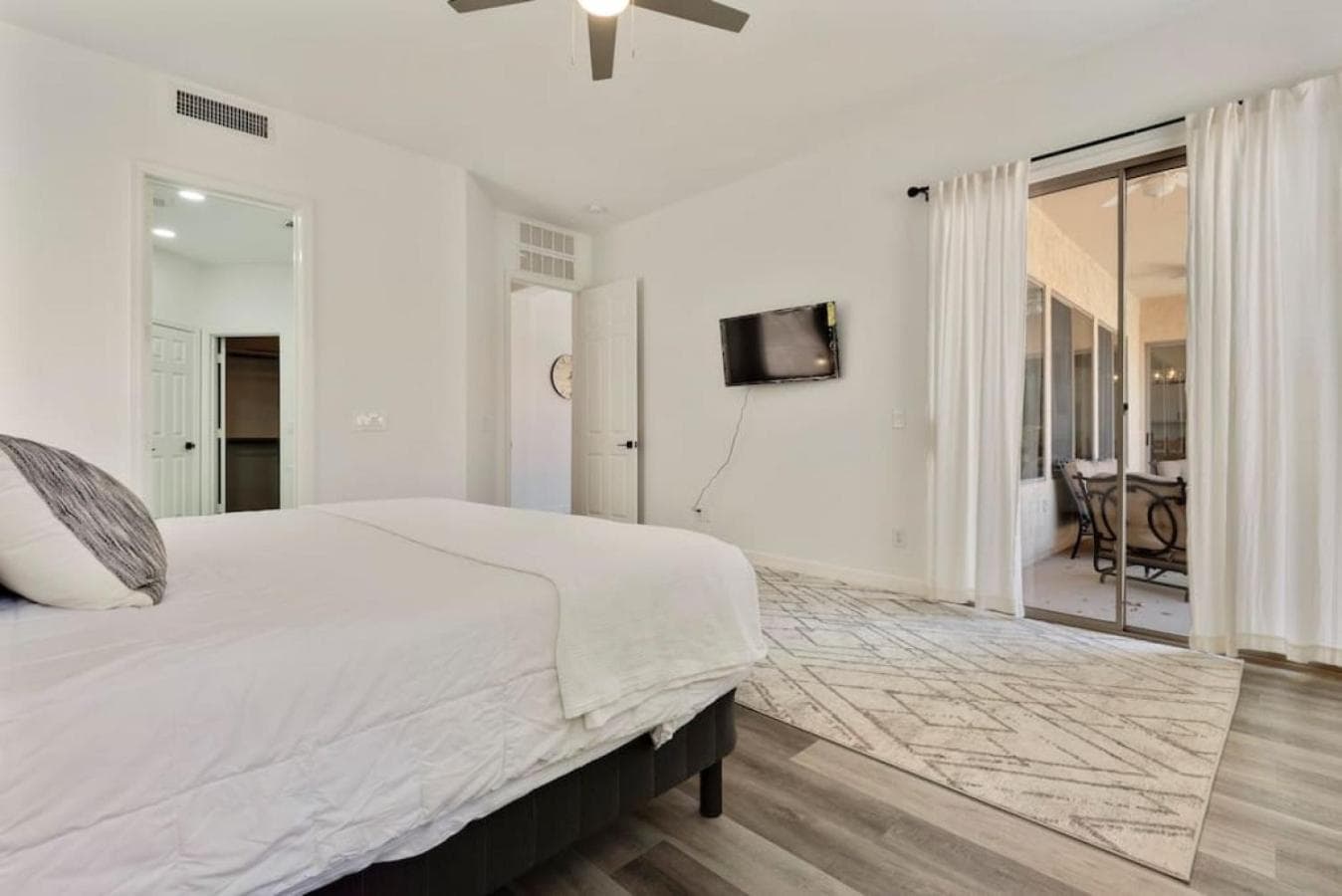 Gilbert Grandeur by Rather Be Properties property views in Gilbert, AZ — gallery photo 3