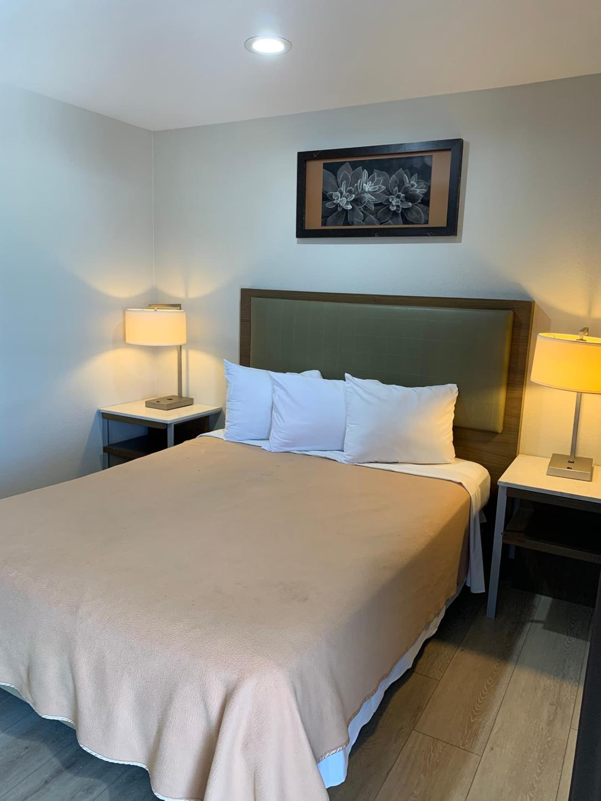Big 7 Motel Chula Vista I-5 property views in Chula Vista, CA — gallery photo 3
