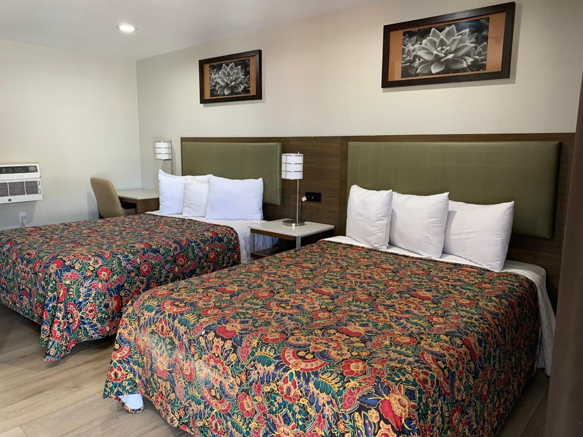 Big 7 Motel Chula Vista I-5 interior in Chula Vista, CA — gallery photo 2