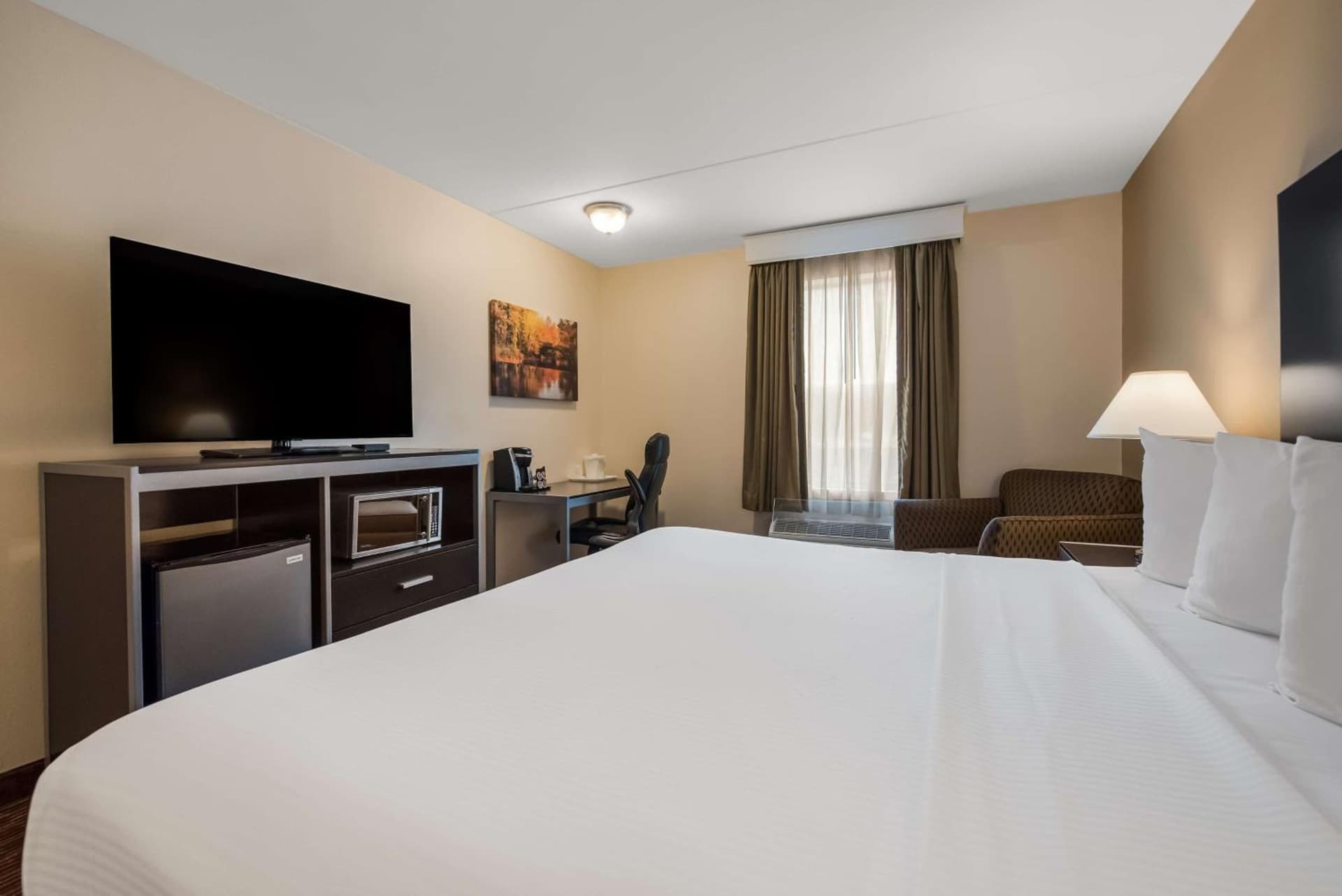 Best Western Philadelphia South - West Deptford Inn interior in Thorofare, NJ — gallery photo 2