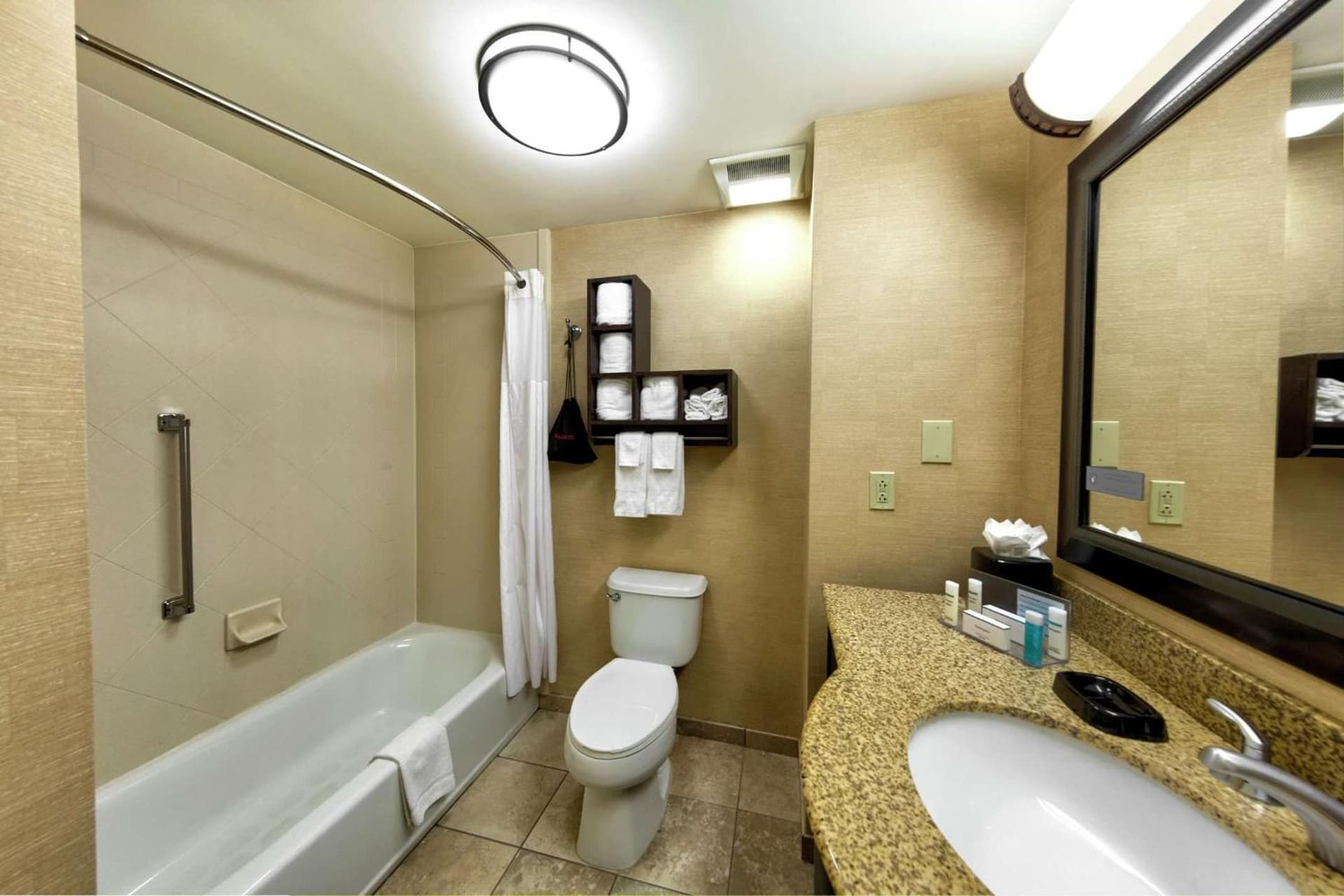 Hampton Inn & Suites Chadds Ford gallery photo in Glen Mills, PA — image 13