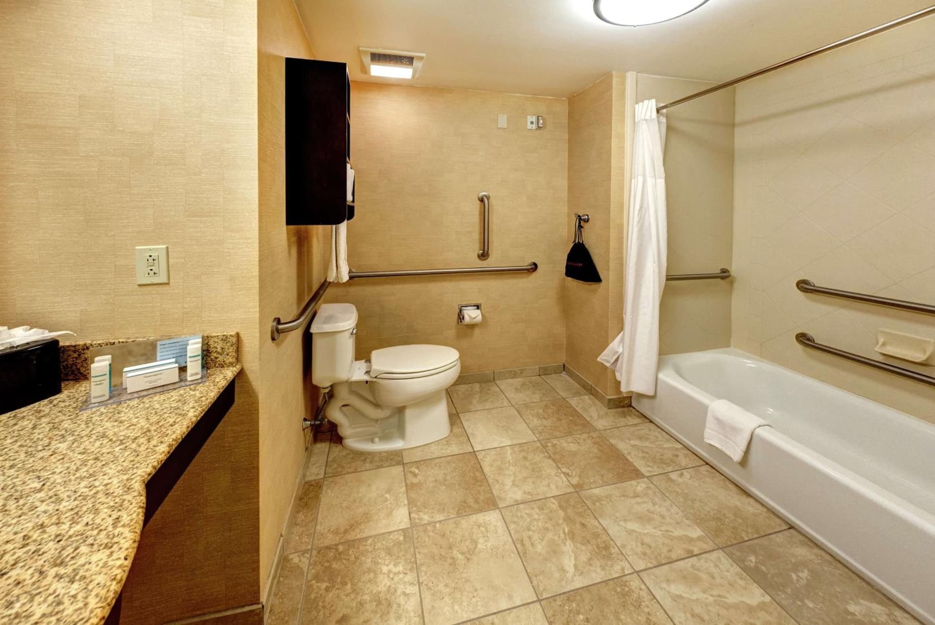 Hampton Inn & Suites Chadds Ford gallery photo in Glen Mills, PA — image 35