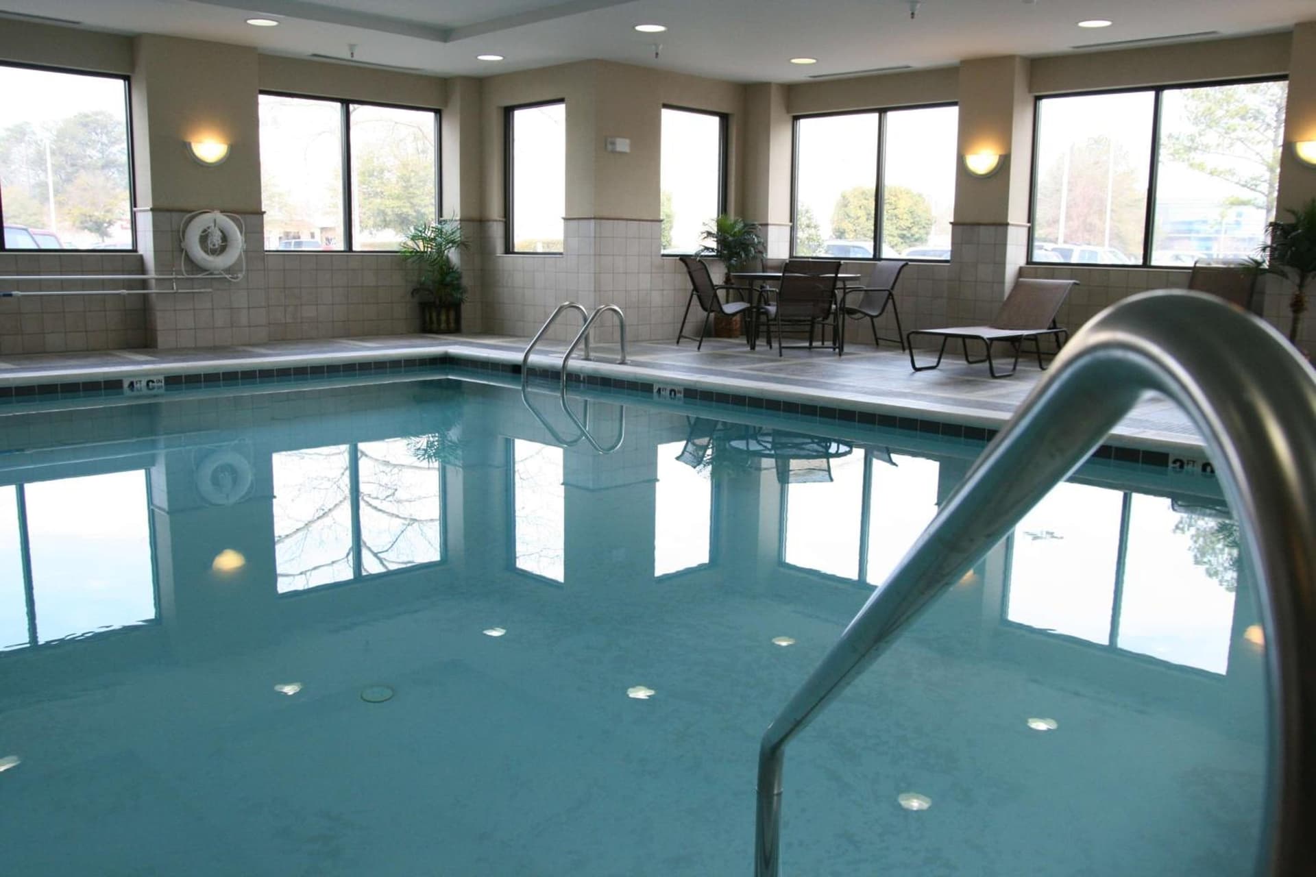 Hampton Inn & Suites Norfolk-Airport gallery photo in Norfolk, VA — image 8